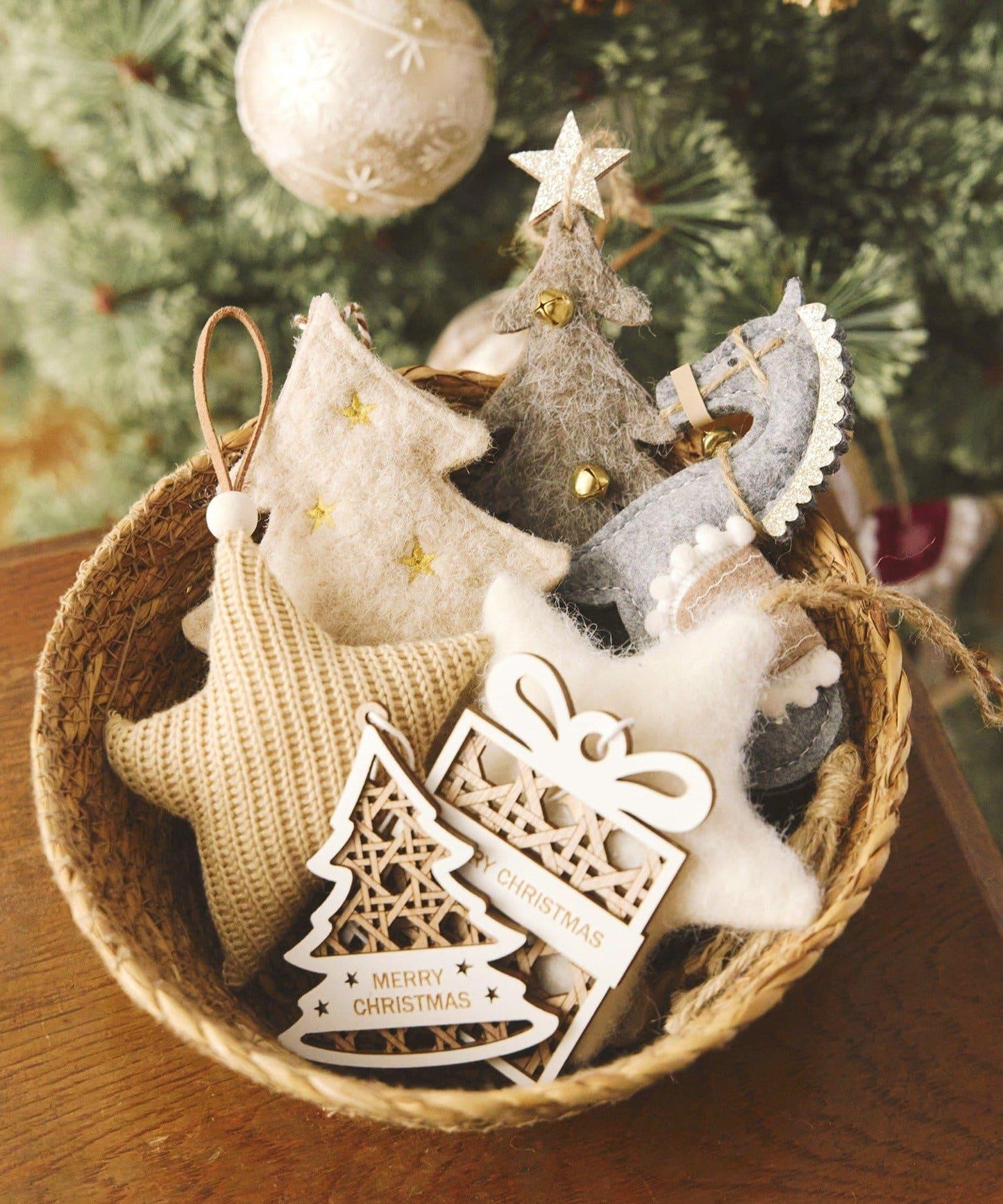 フェルト刺繍ツリーオーナメント/ナチュラルクリスマス