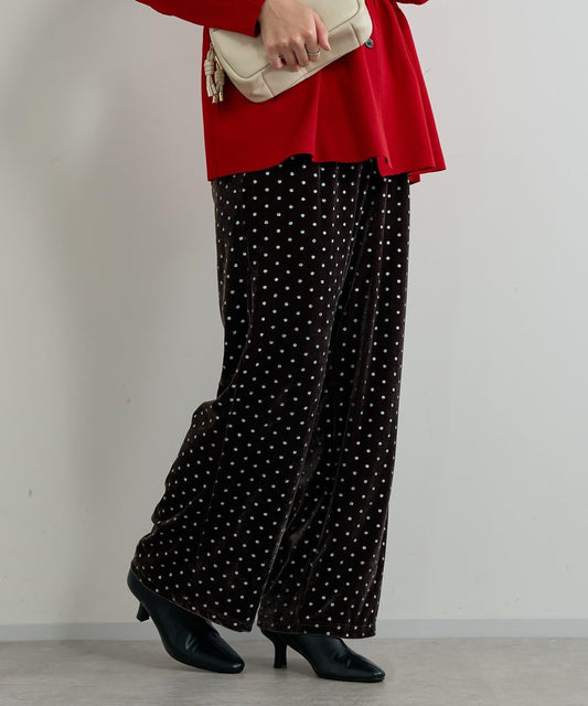 增添華麗感亮片點綴天鵝絨長褲