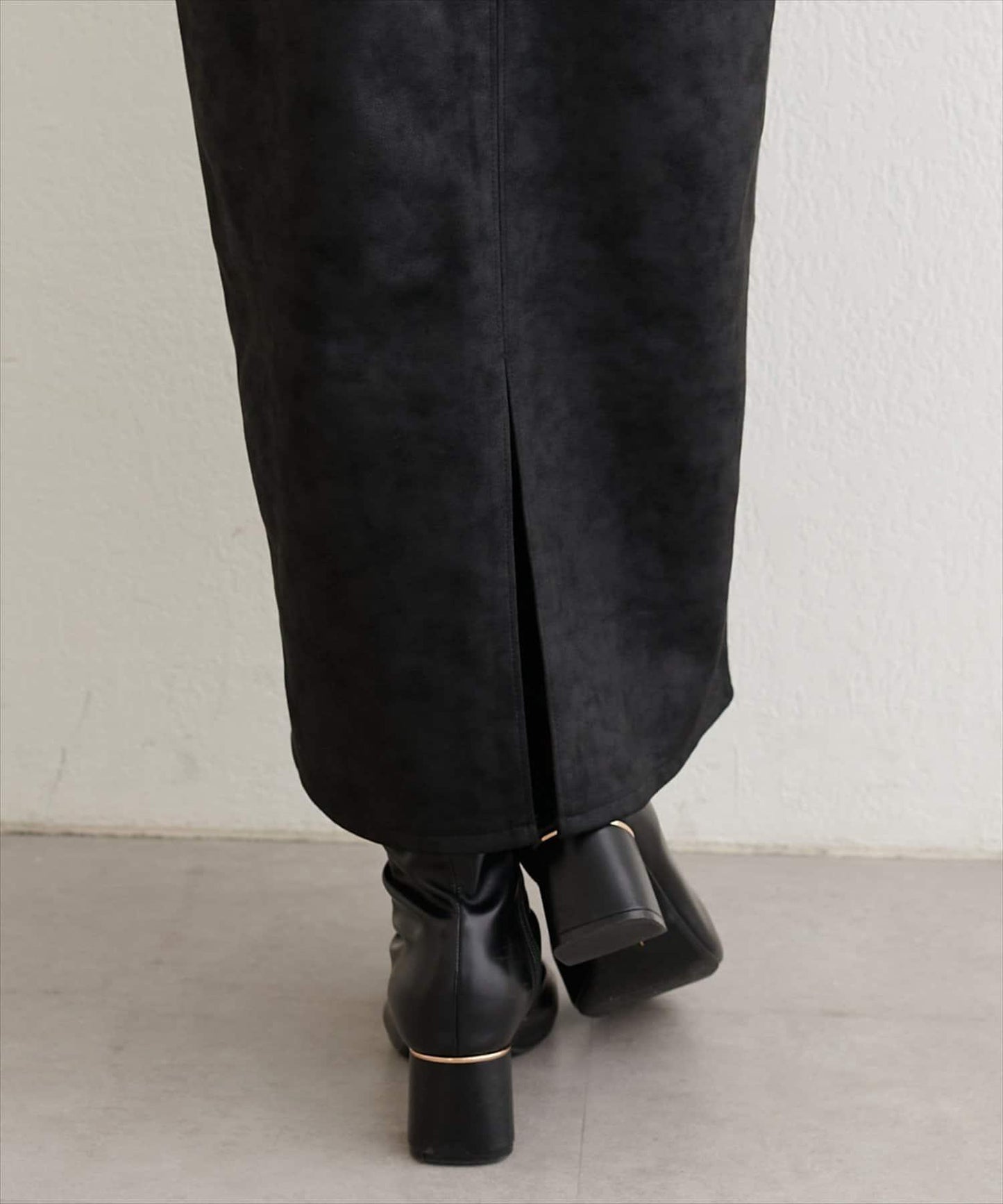 仿皮絨面修身半身裙