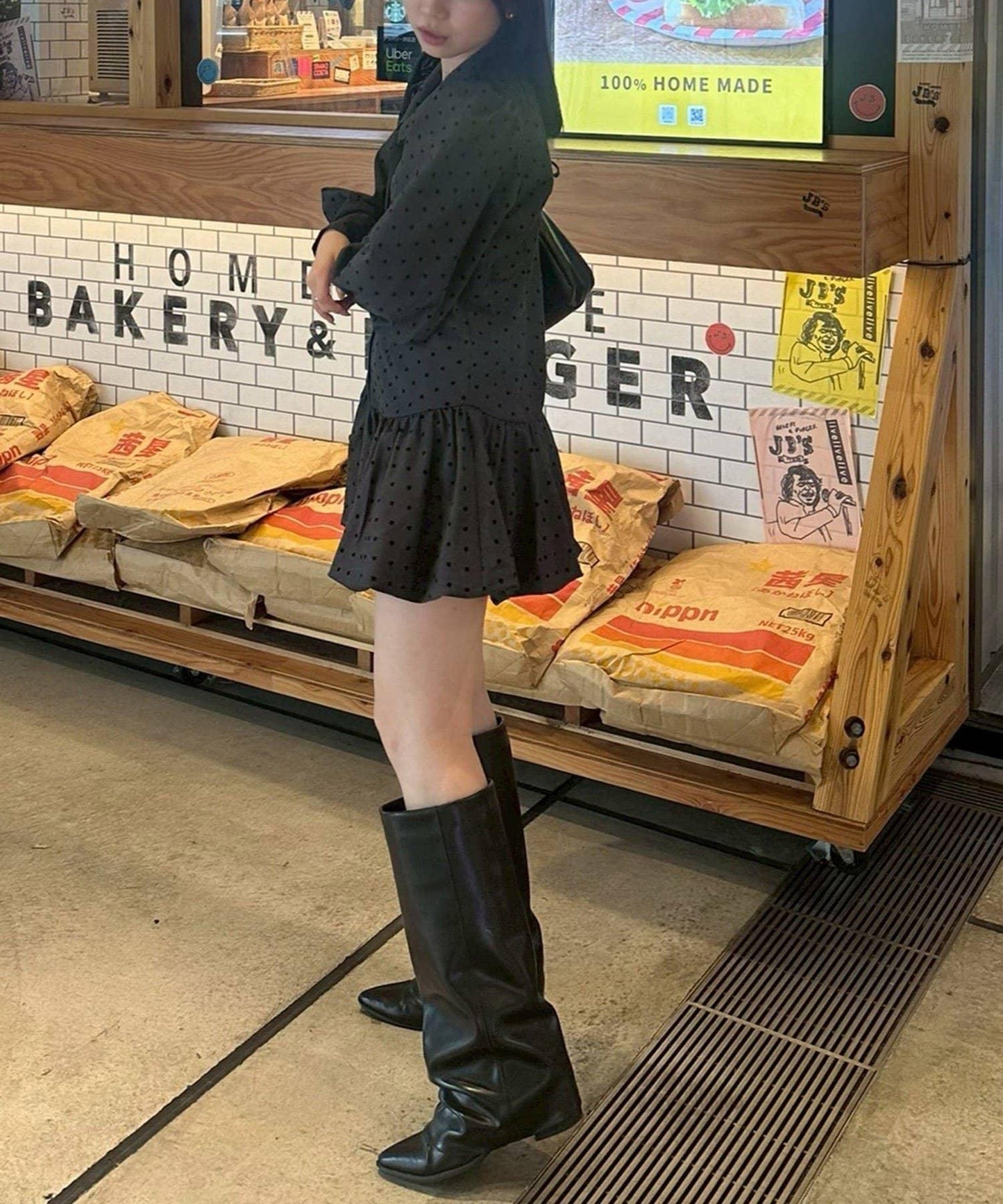 帶領帶下襬泡泡袖迷你連衣裙