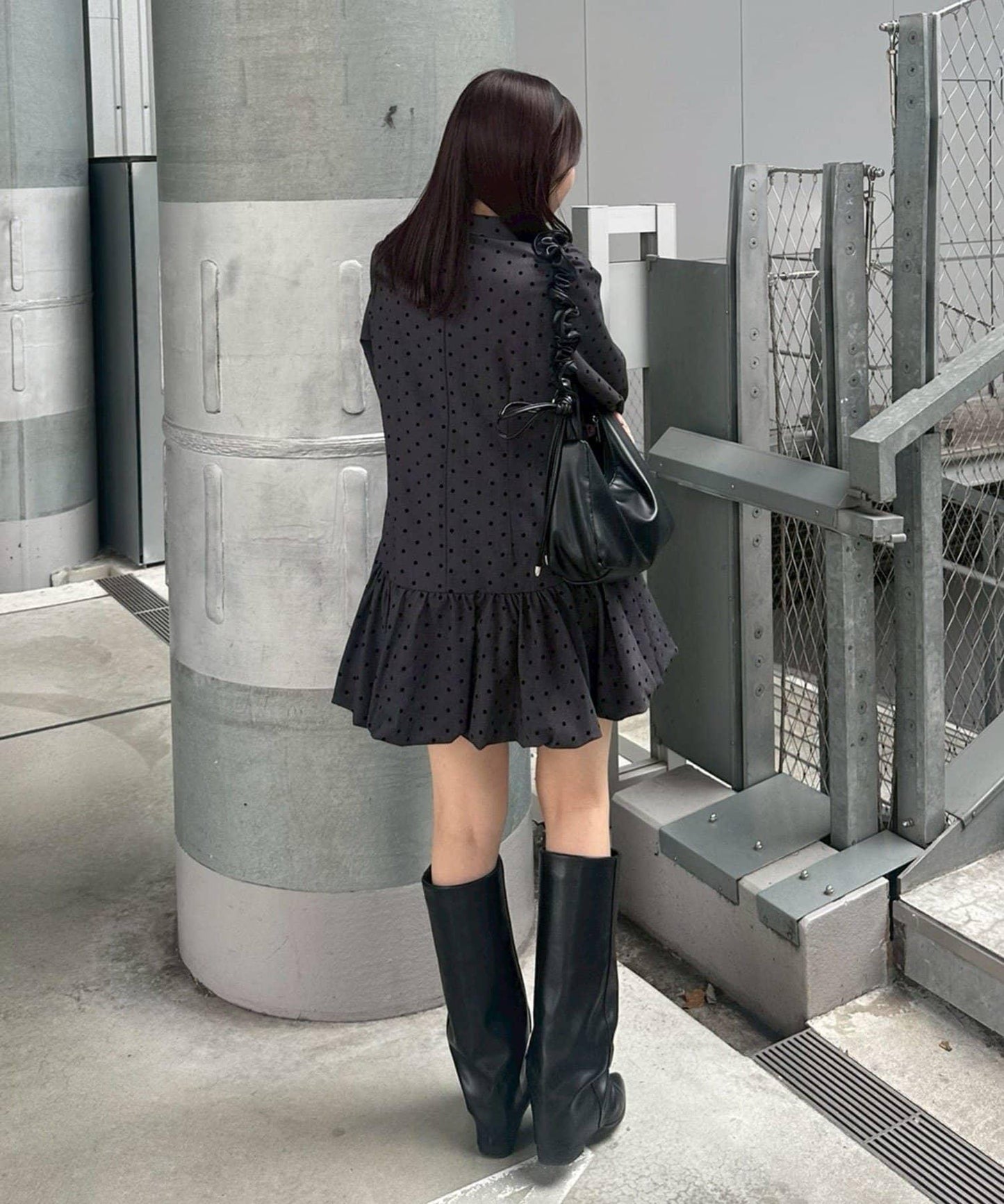 帶領帶下襬泡泡袖迷你連衣裙