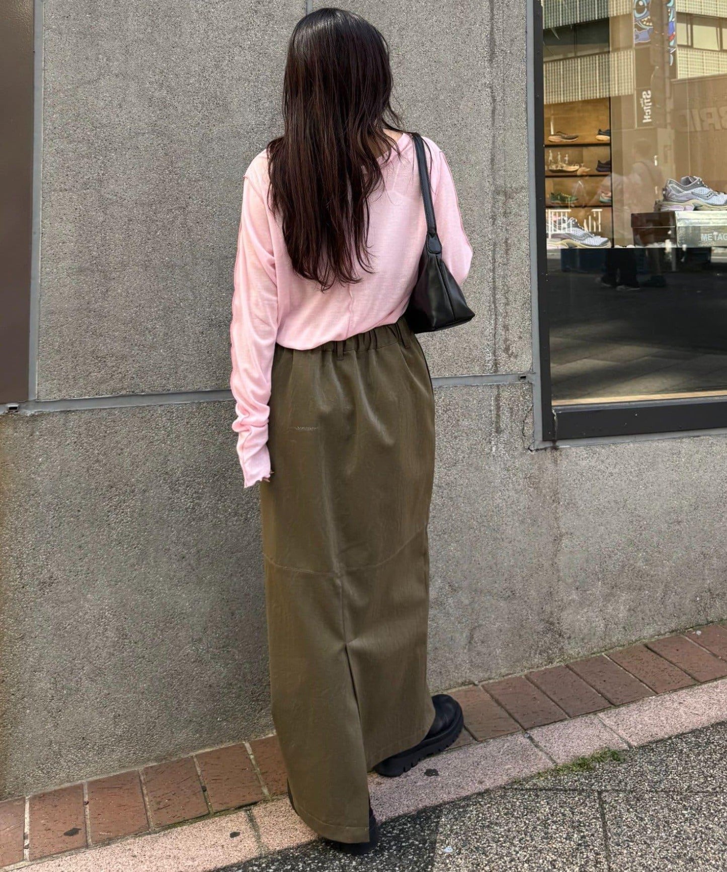 【前後兩穿】單點logo刺繡透視荷葉邊上衣
