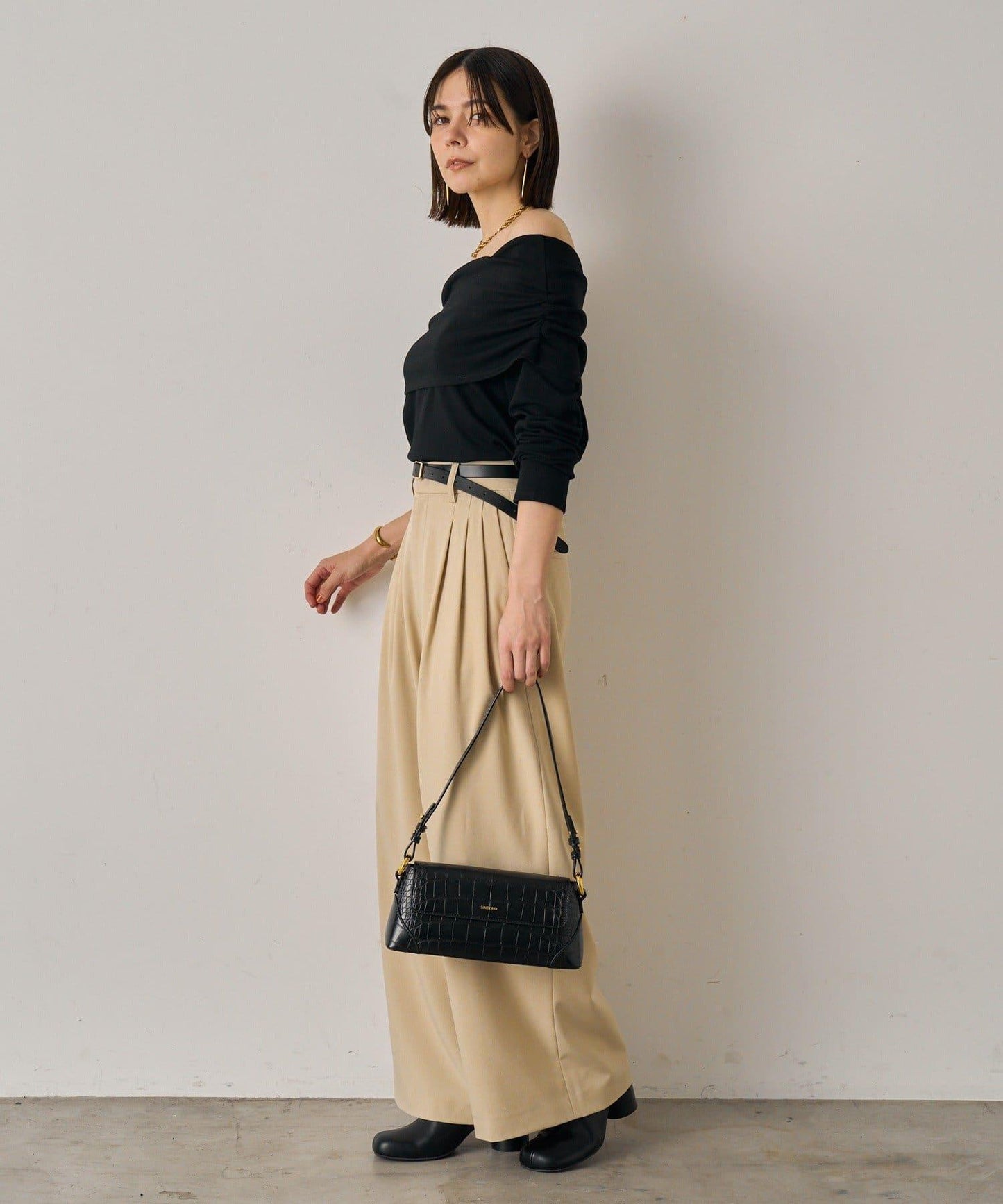 【Loungedress】一字肩褶皺針織衫