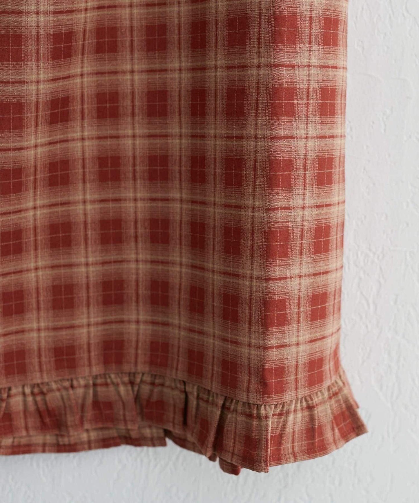 裾荷葉邊格紋半身裙