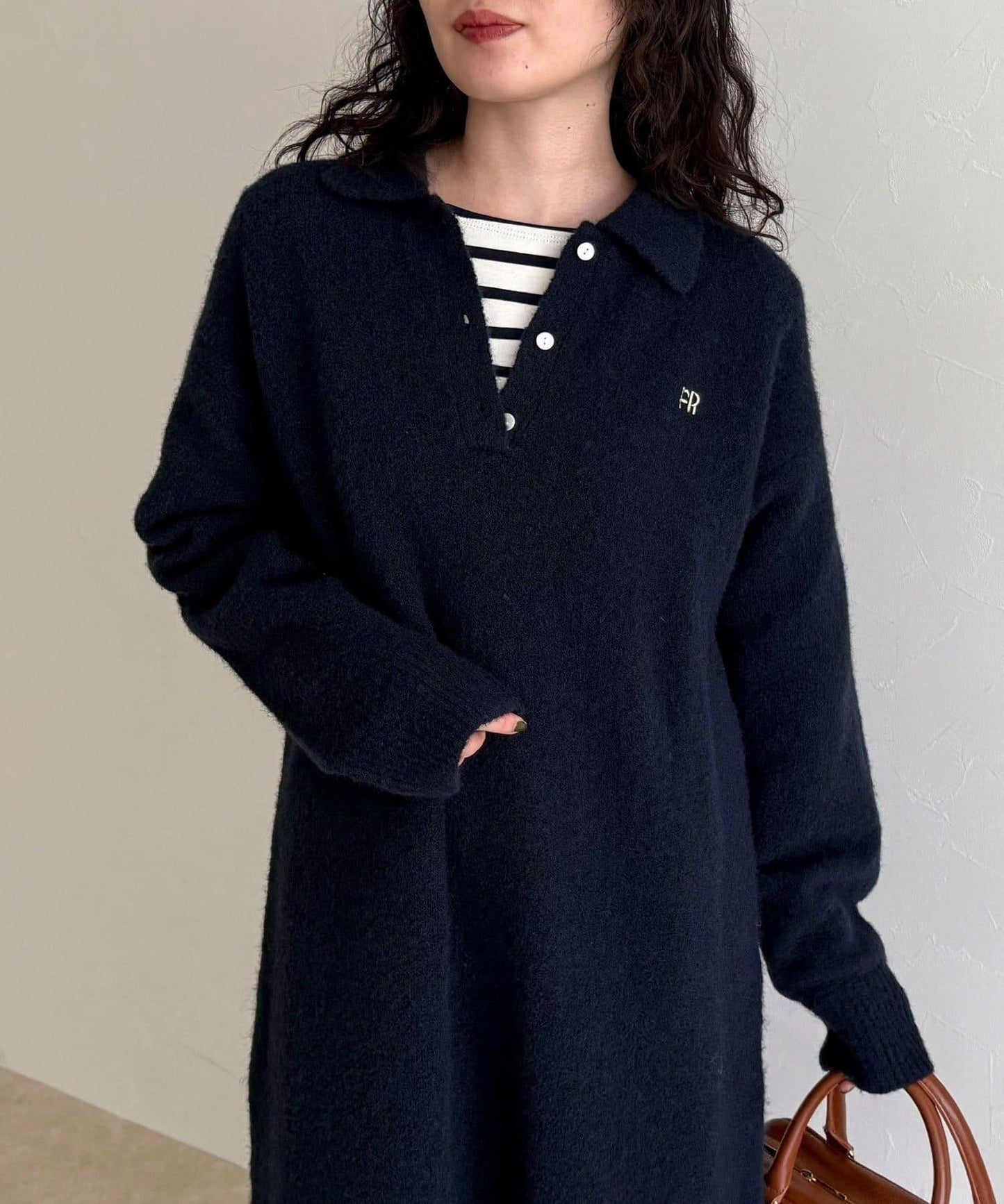 FR刺繡翻領針織連衣裙