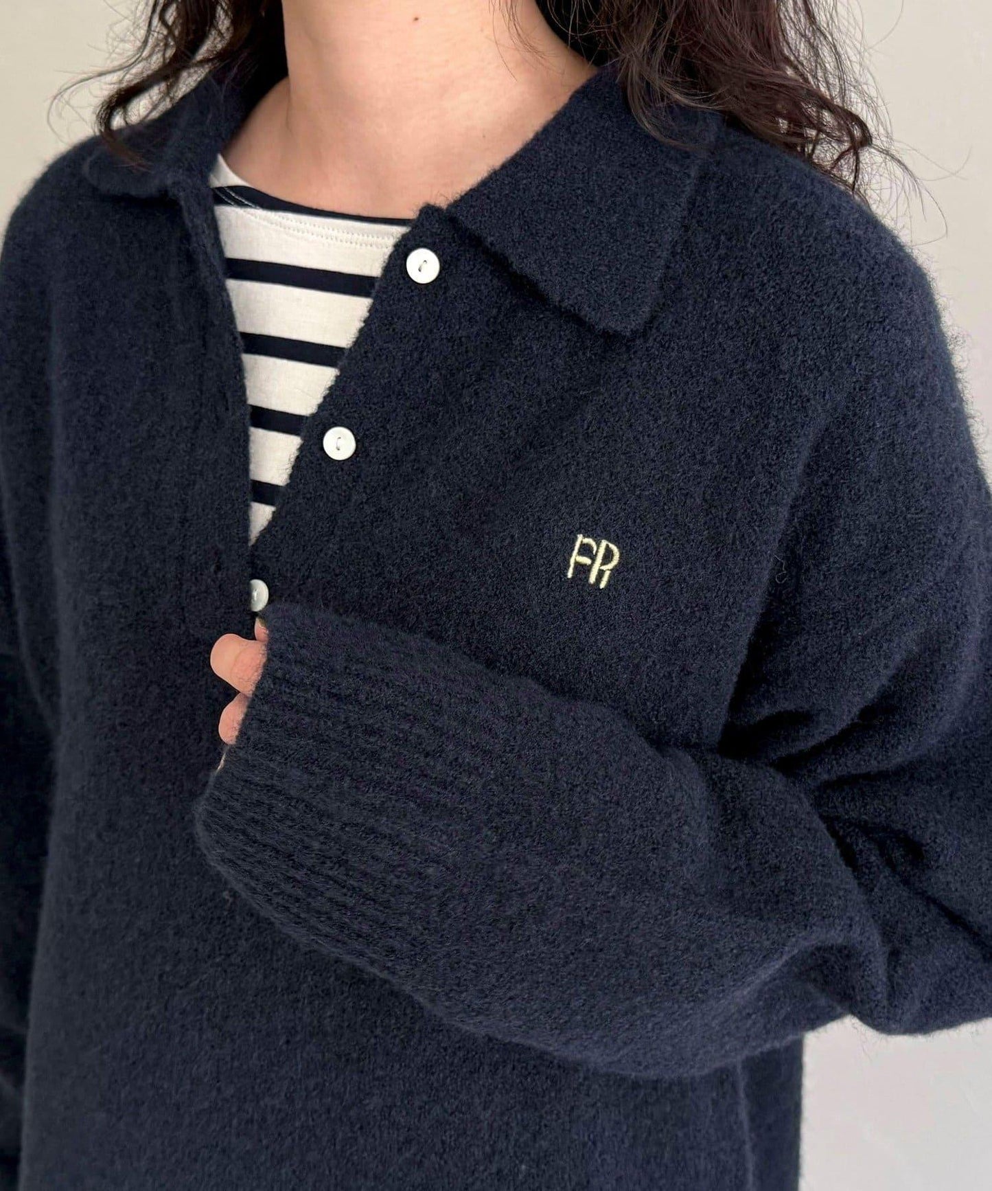 FR刺繡翻領針織連衣裙