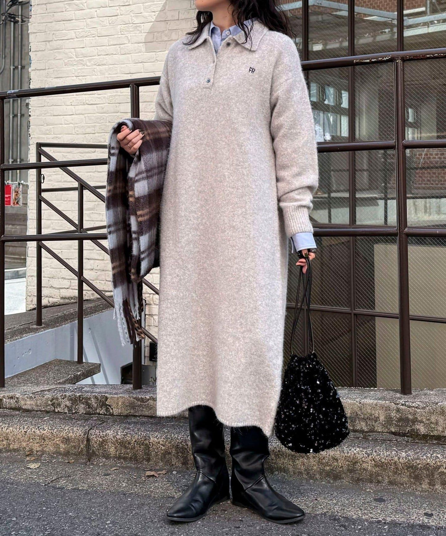 FR刺繡翻領針織連衣裙