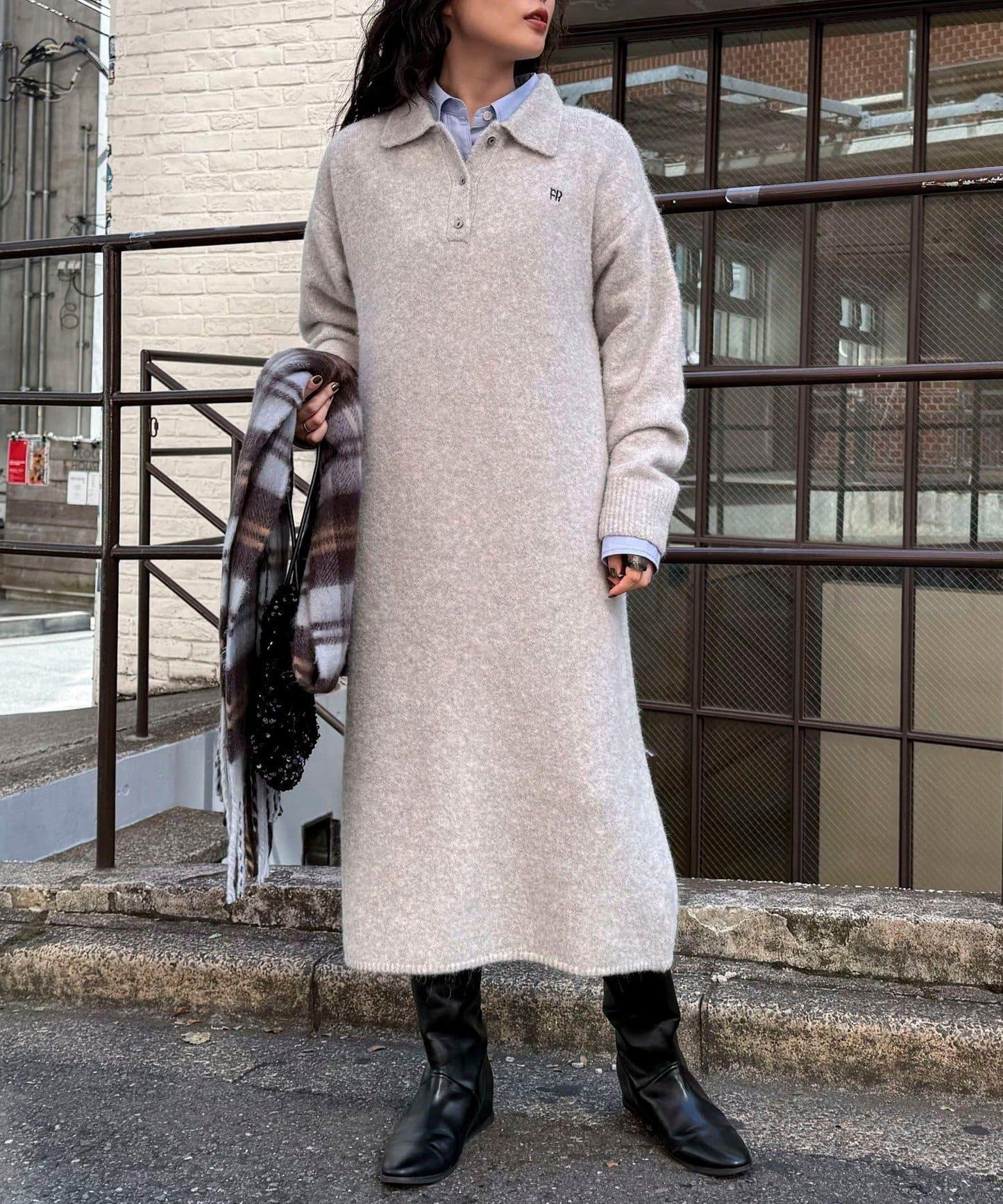 FR刺繡翻領針織連衣裙