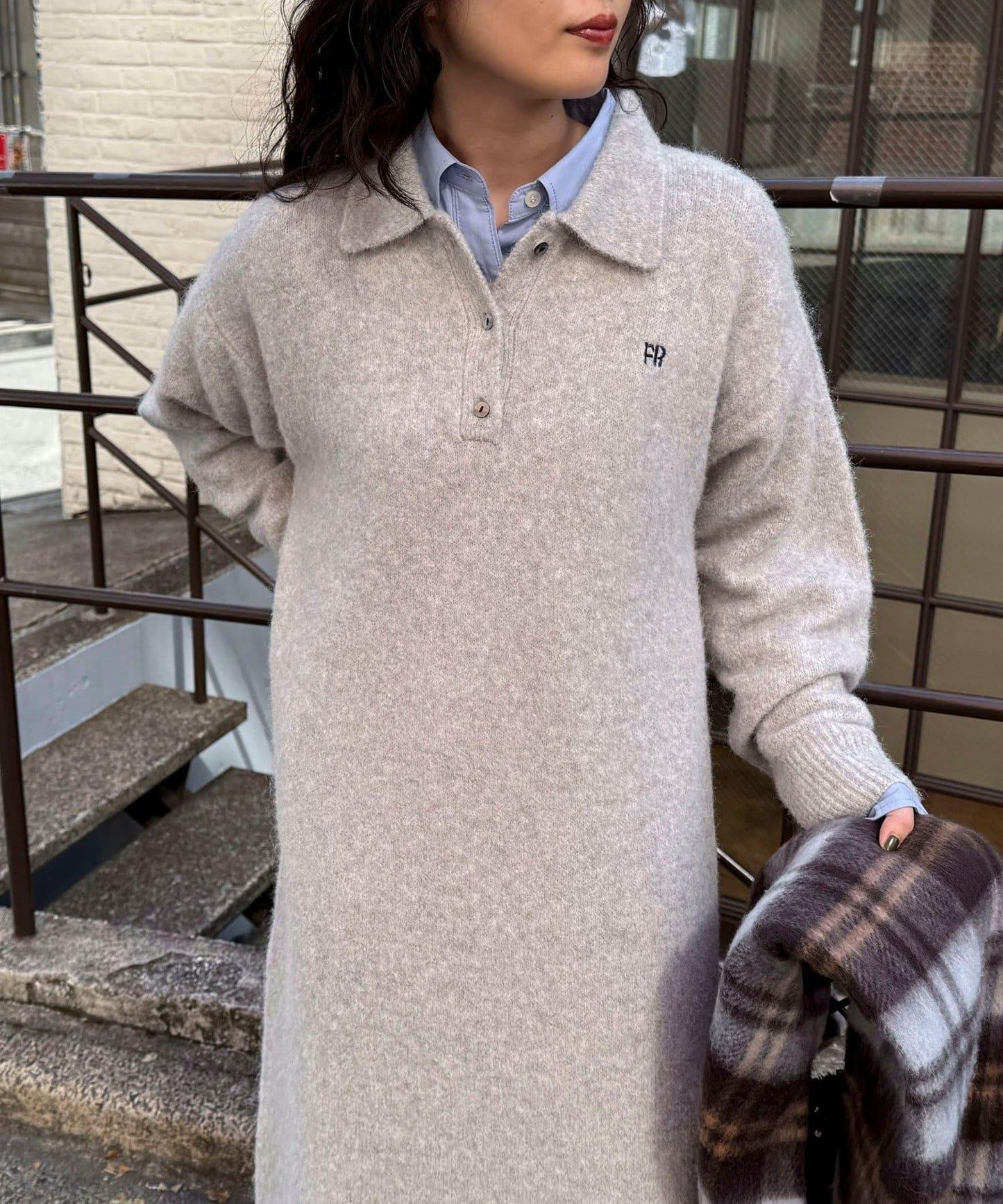 FR刺繡翻領針織連衣裙