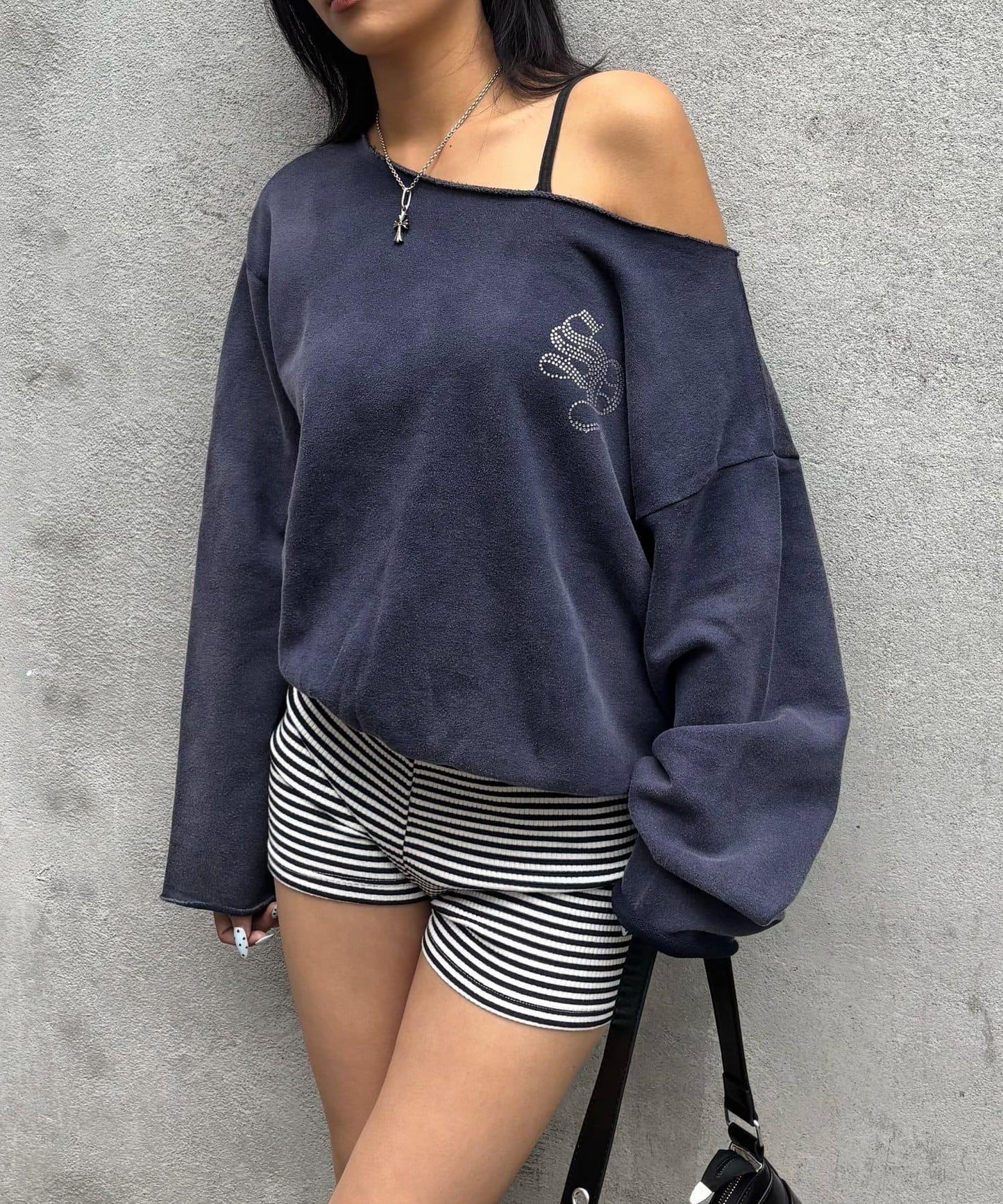 SLOPPY鑲鑽一字肩衛衣