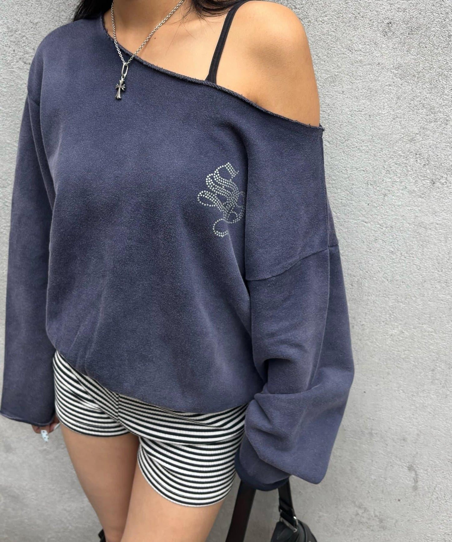 SLOPPY鑲鑽一字肩衛衣