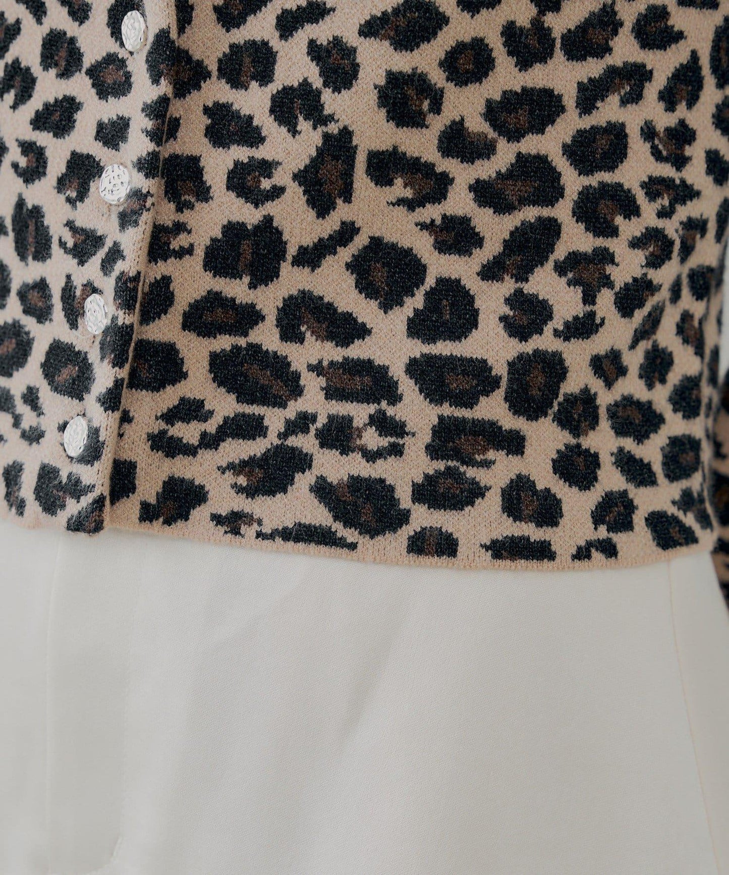 豹紋短款開衫【SALON by Chico】