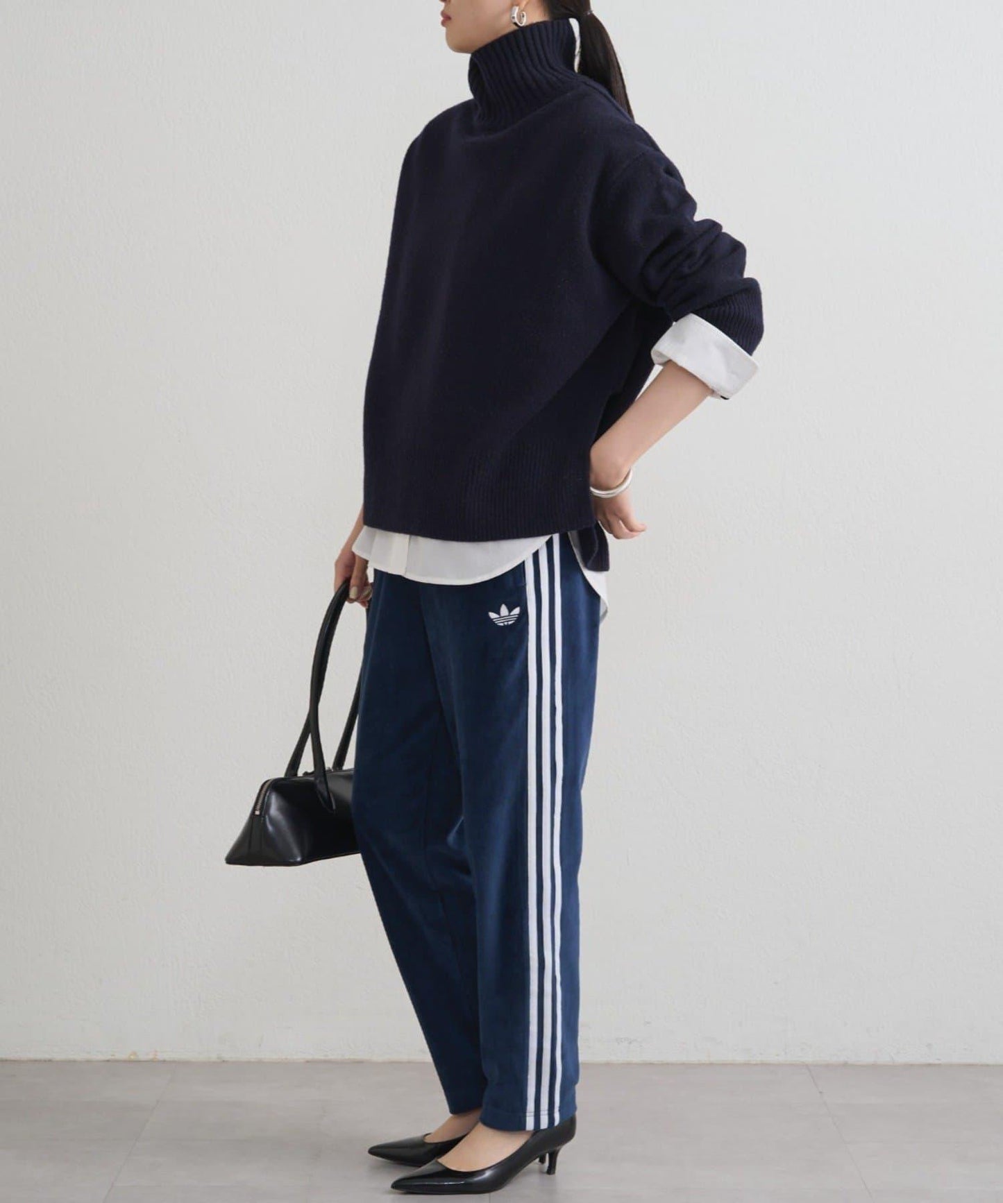 adidas 天鵝絨運動長褲