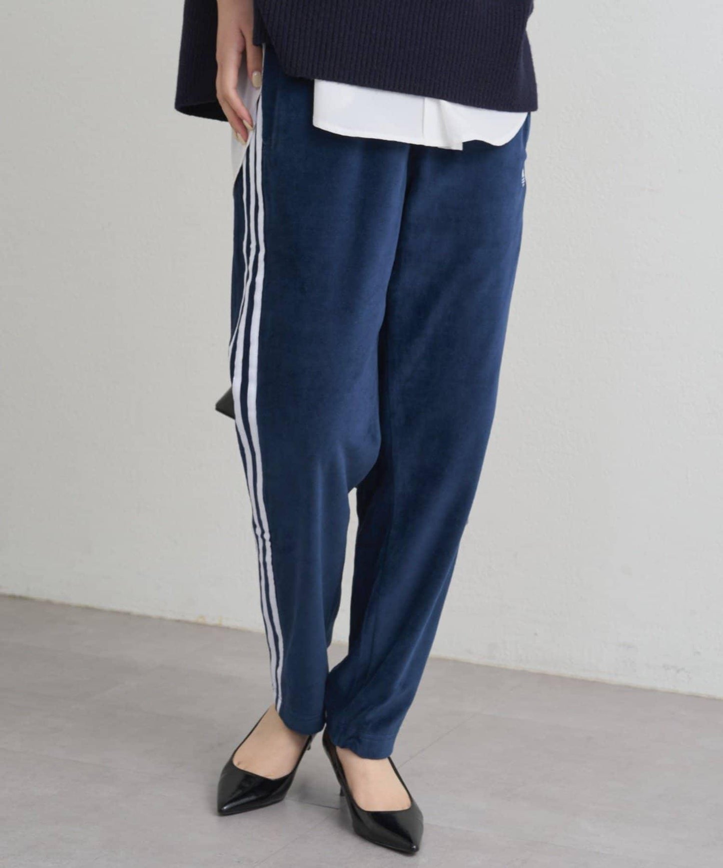 adidas 天鵝絨運動長褲