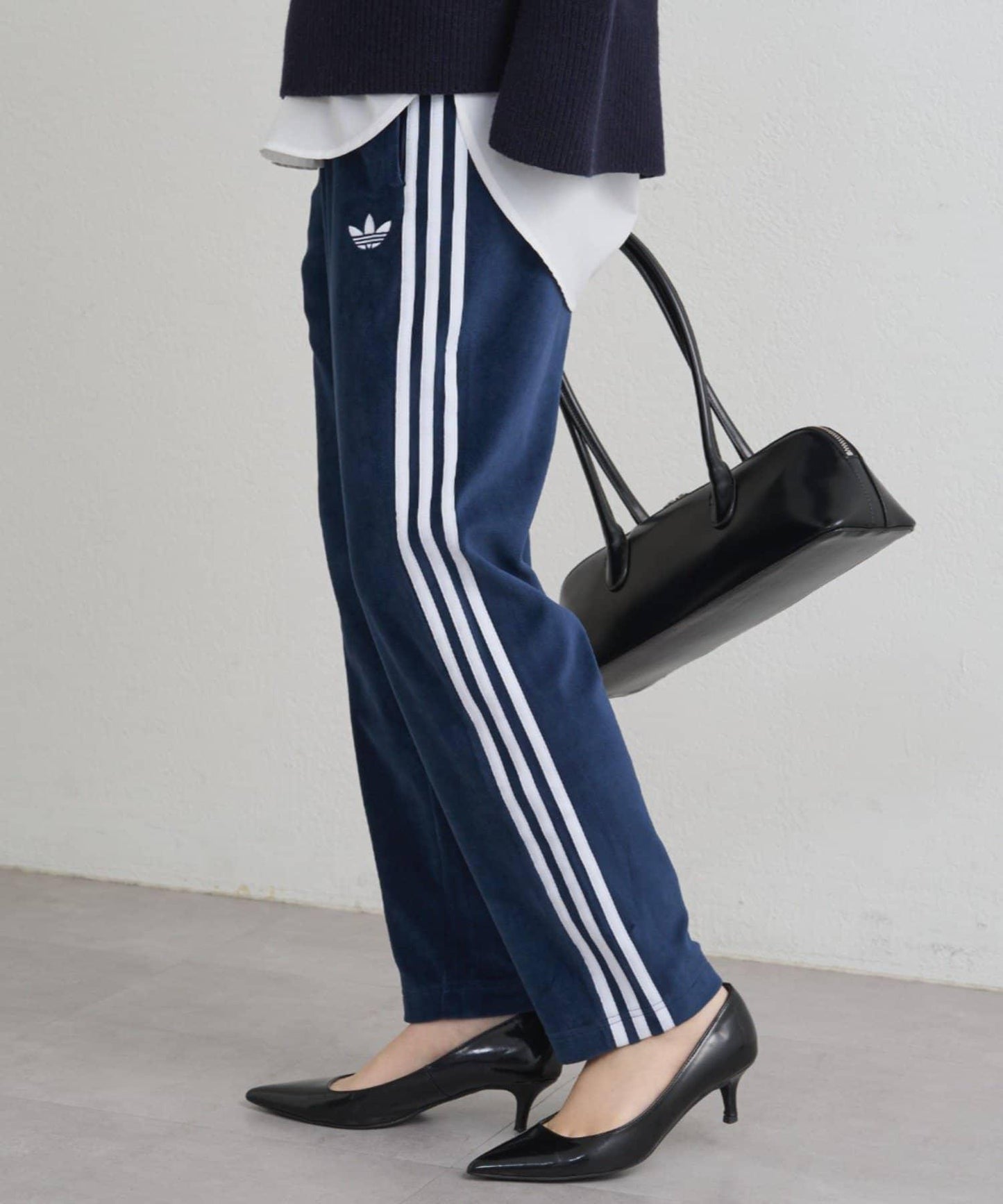 adidas 天鵝絨運動長褲