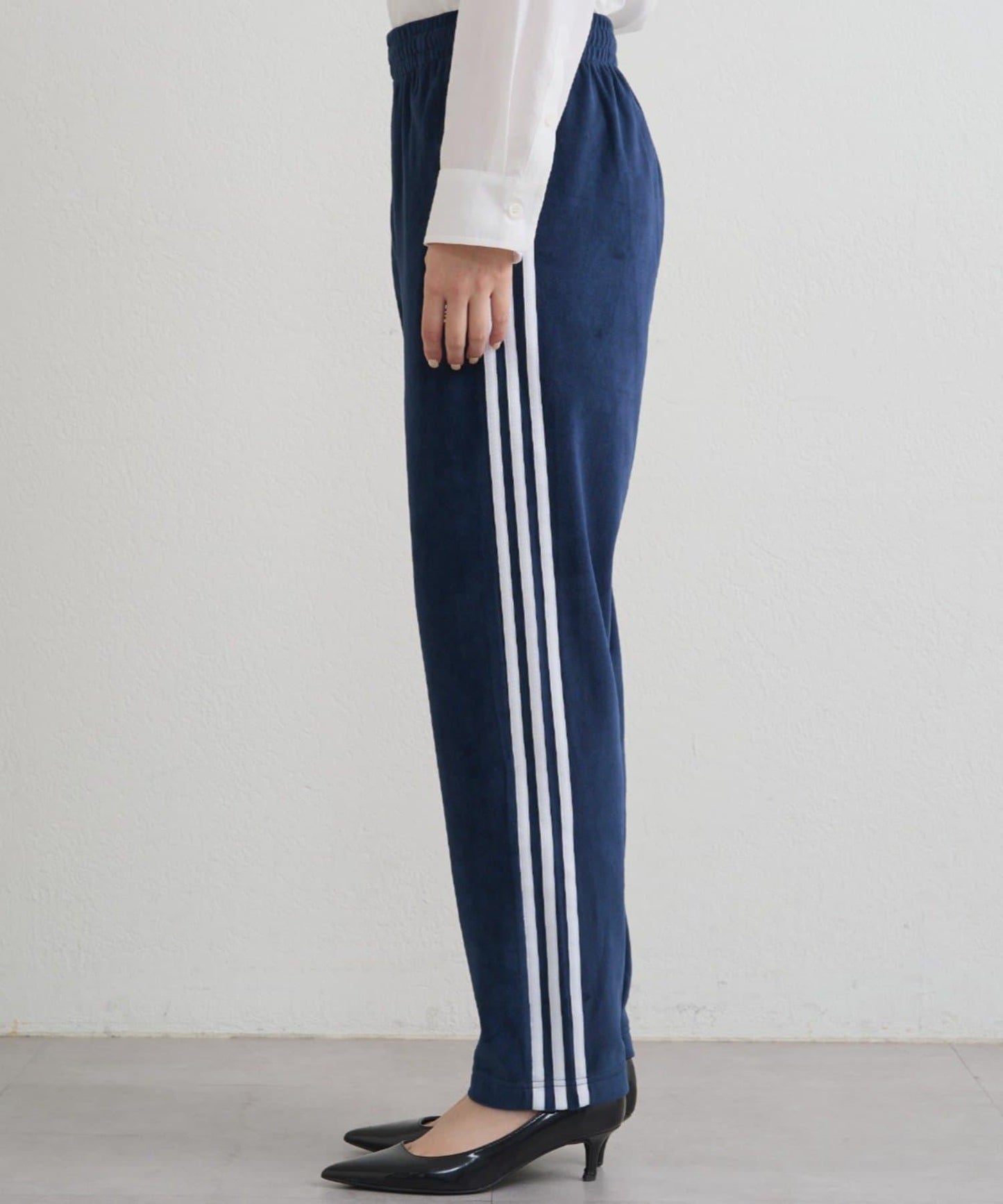 adidas 天鵝絨運動長褲