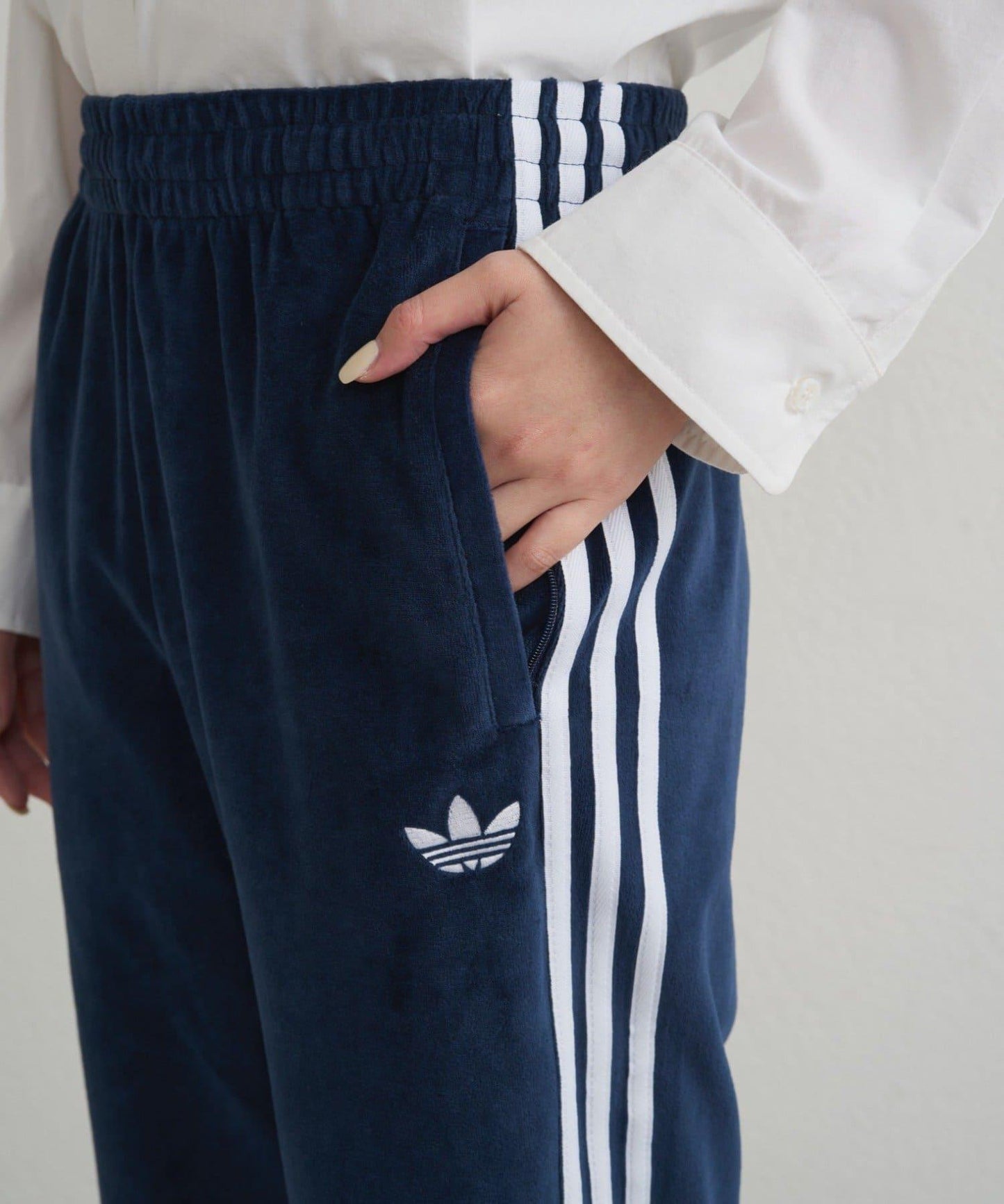 adidas 天鵝絨運動長褲