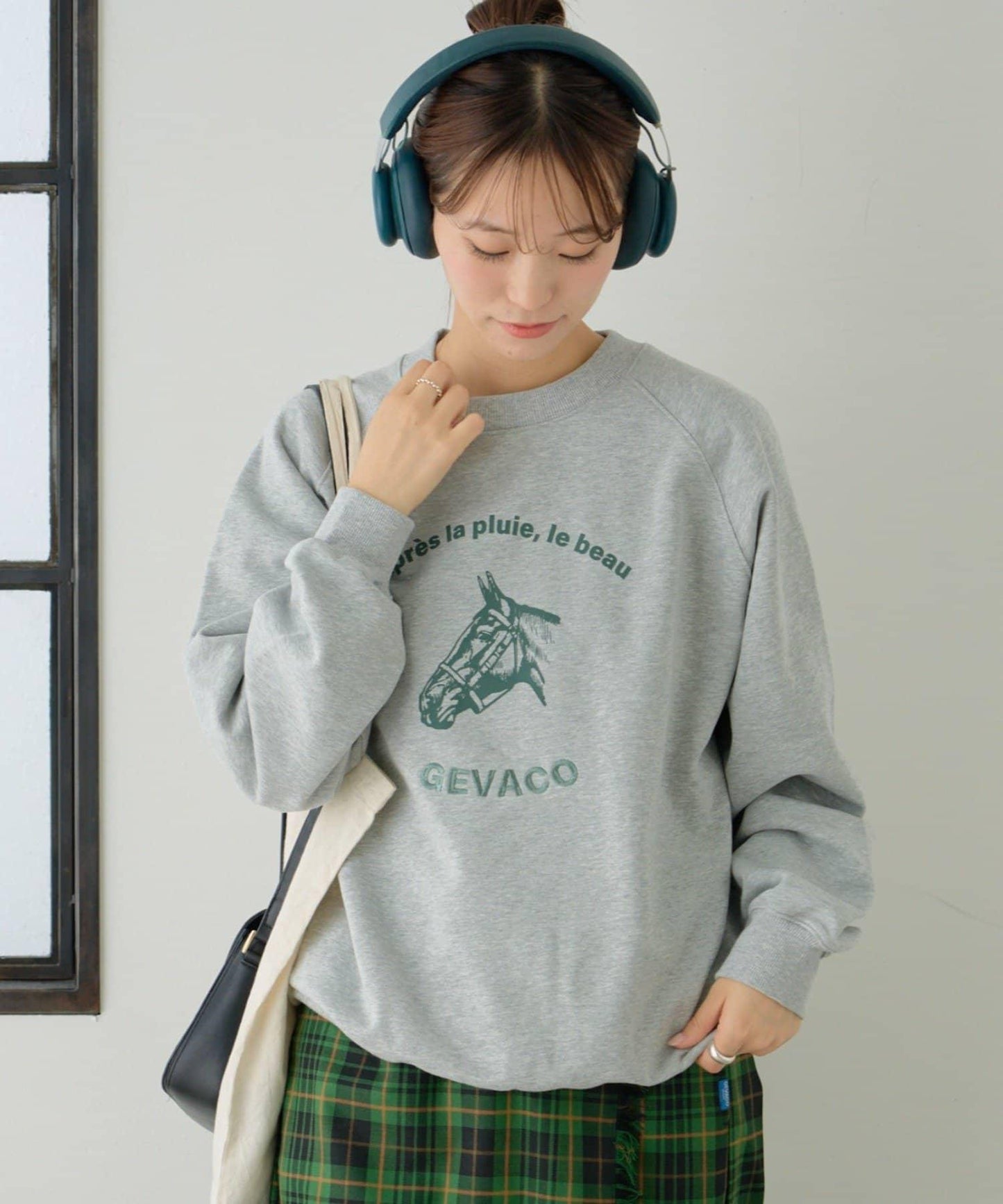 【GEVACO】加絨刺繡印花套頭衫
