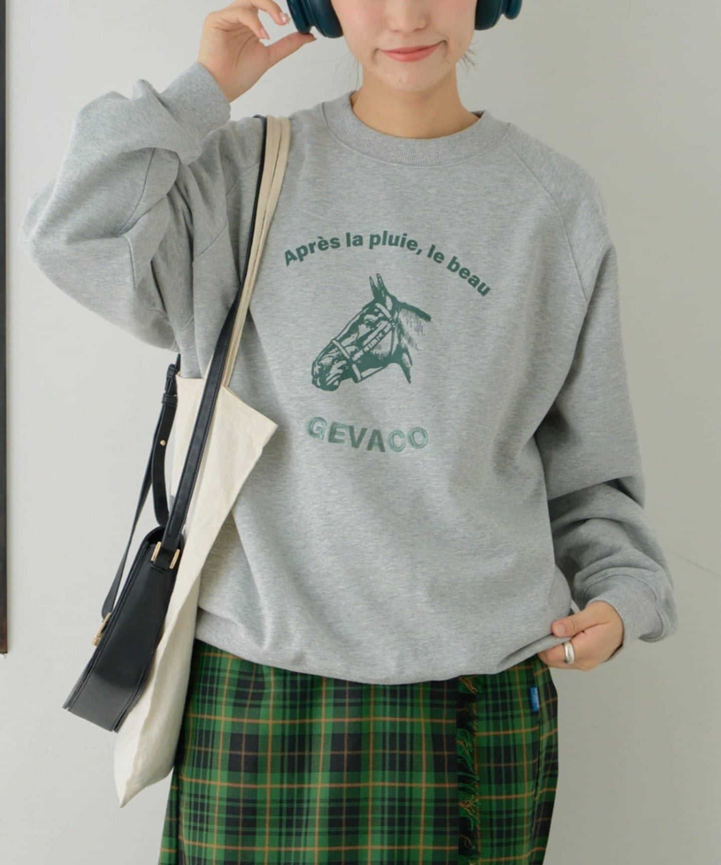 【GEVACO】加絨刺繡印花套頭衫