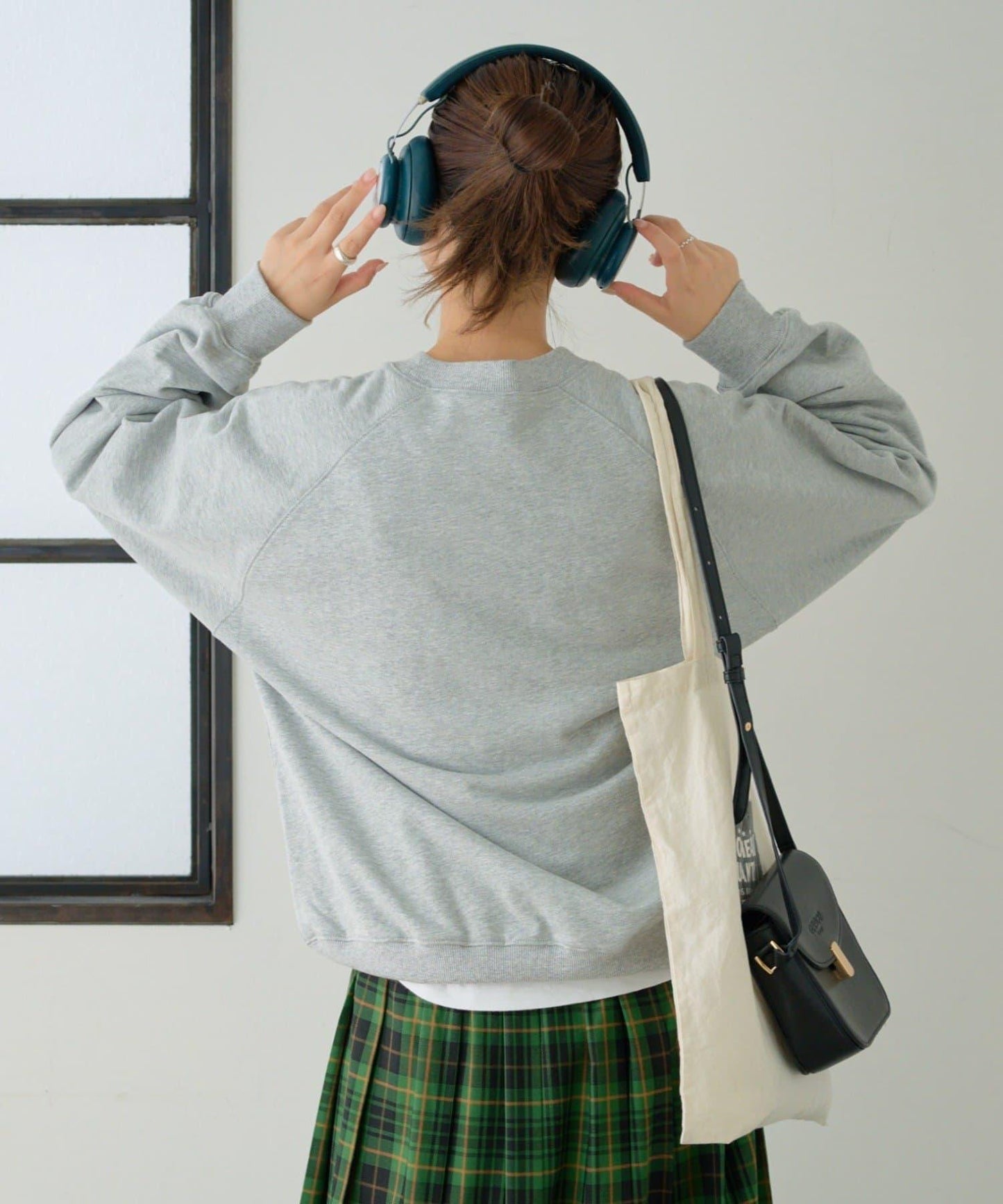 【GEVACO】加絨刺繡印花套頭衫