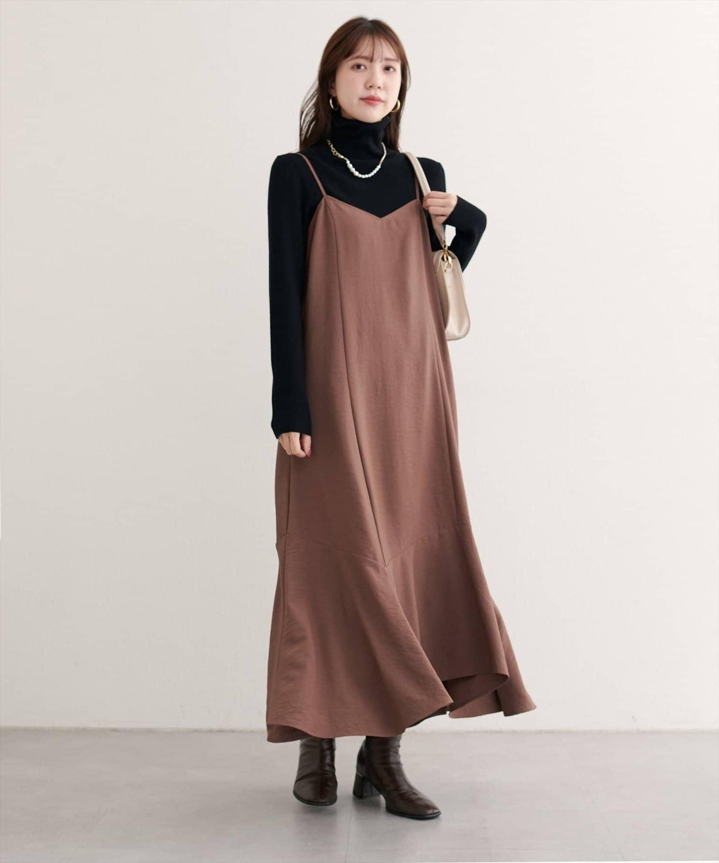 【natural couture】不對稱下襬吊帶連衣裙