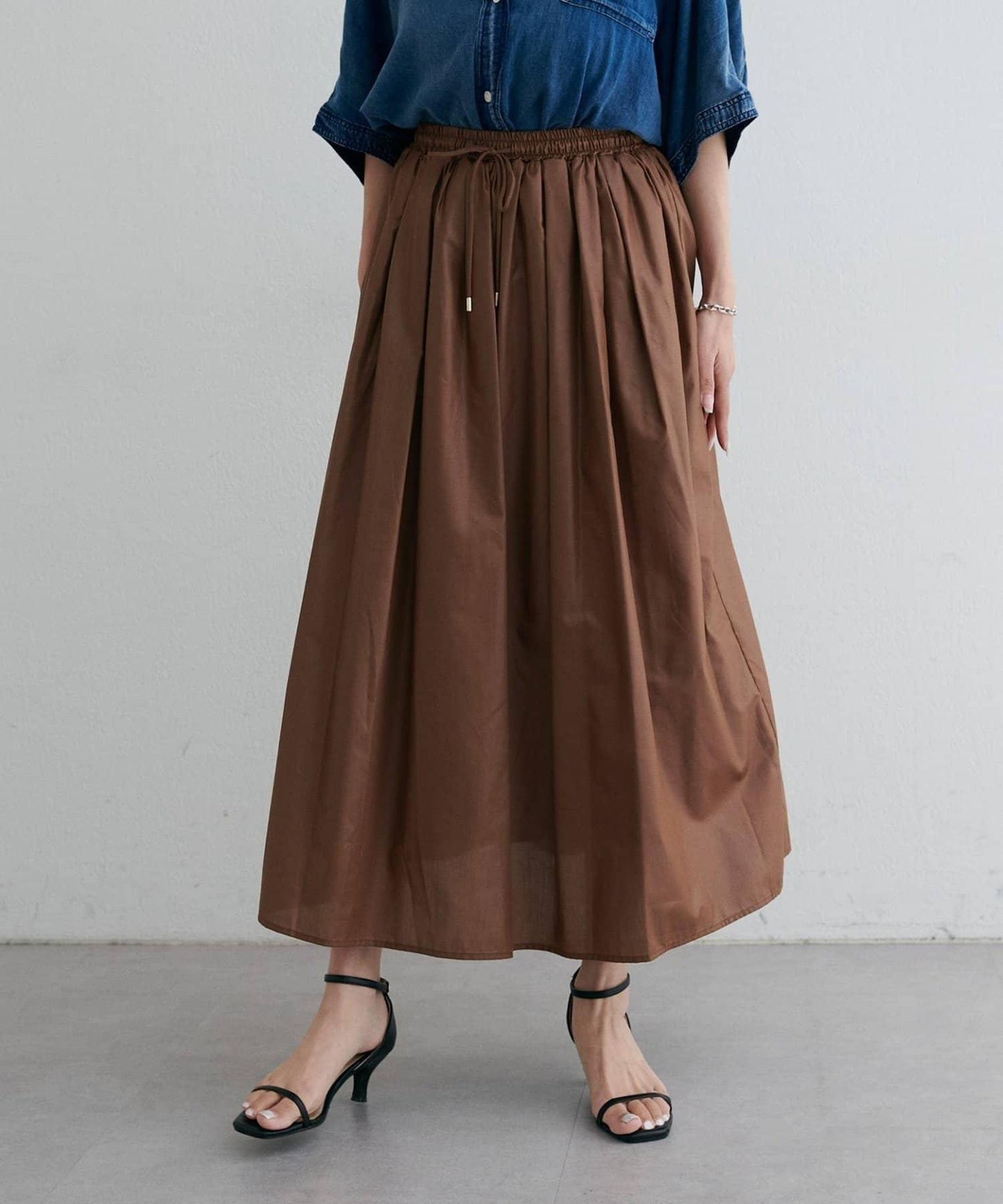 【LARUTA】塗層棉質褶皺半身裙
