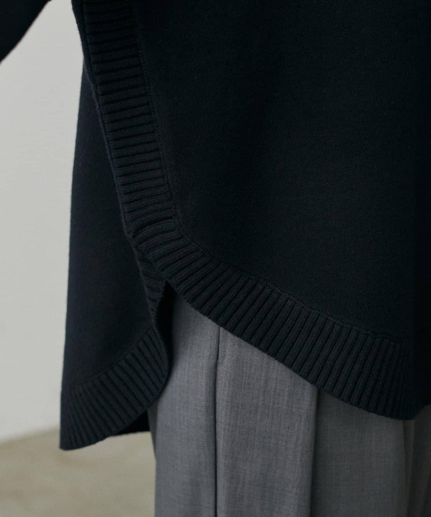 圓弧下襬雙層領針織衫