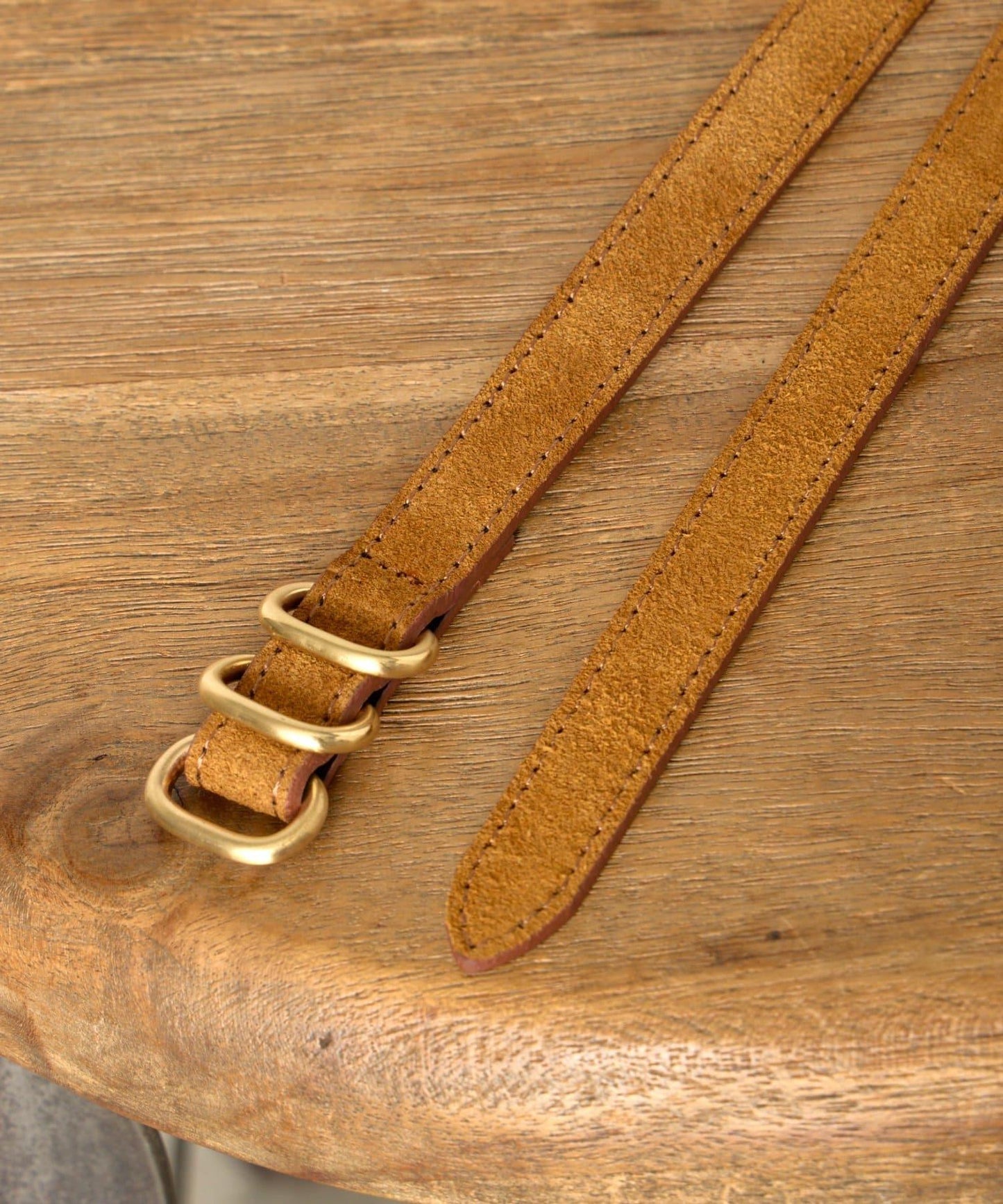 三連扣麂皮腰帶