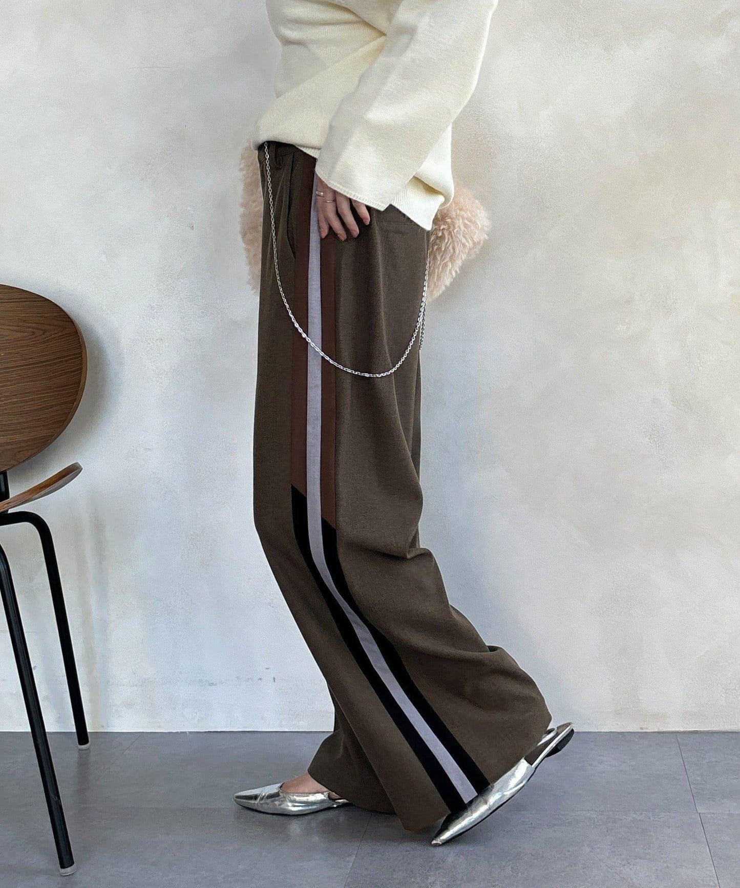 側邊條紋寬腿褲