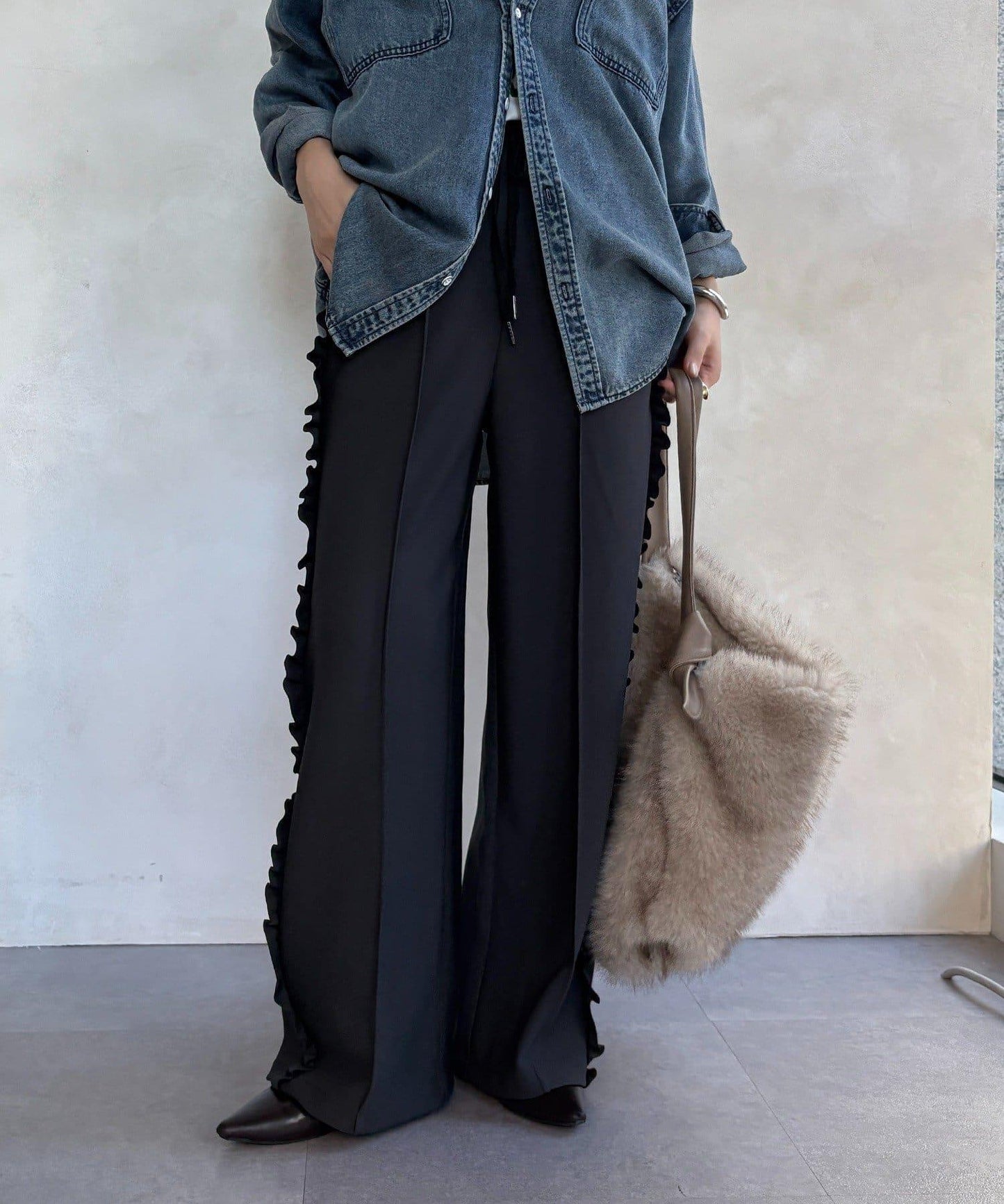 剪裁喬其紗側邊荷葉邊褲