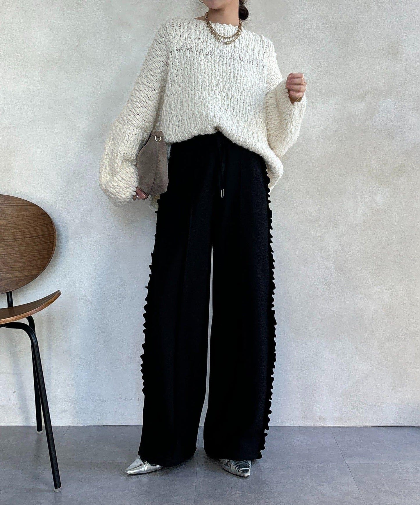 剪裁喬其紗側邊荷葉邊褲