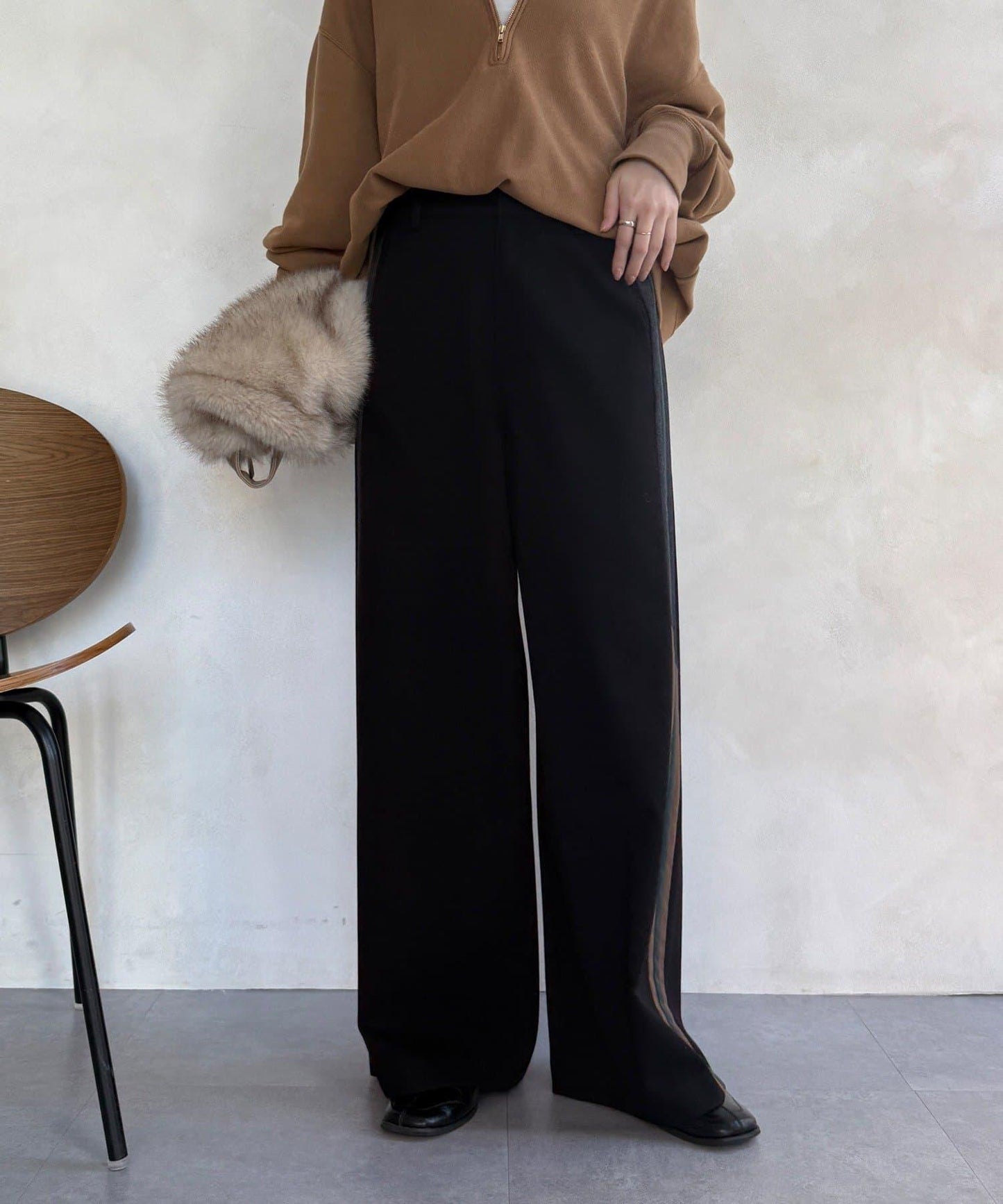 側邊條紋寬腿褲