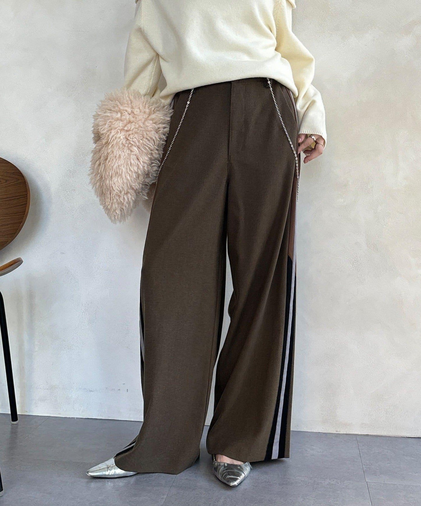 側邊條紋寬腿褲