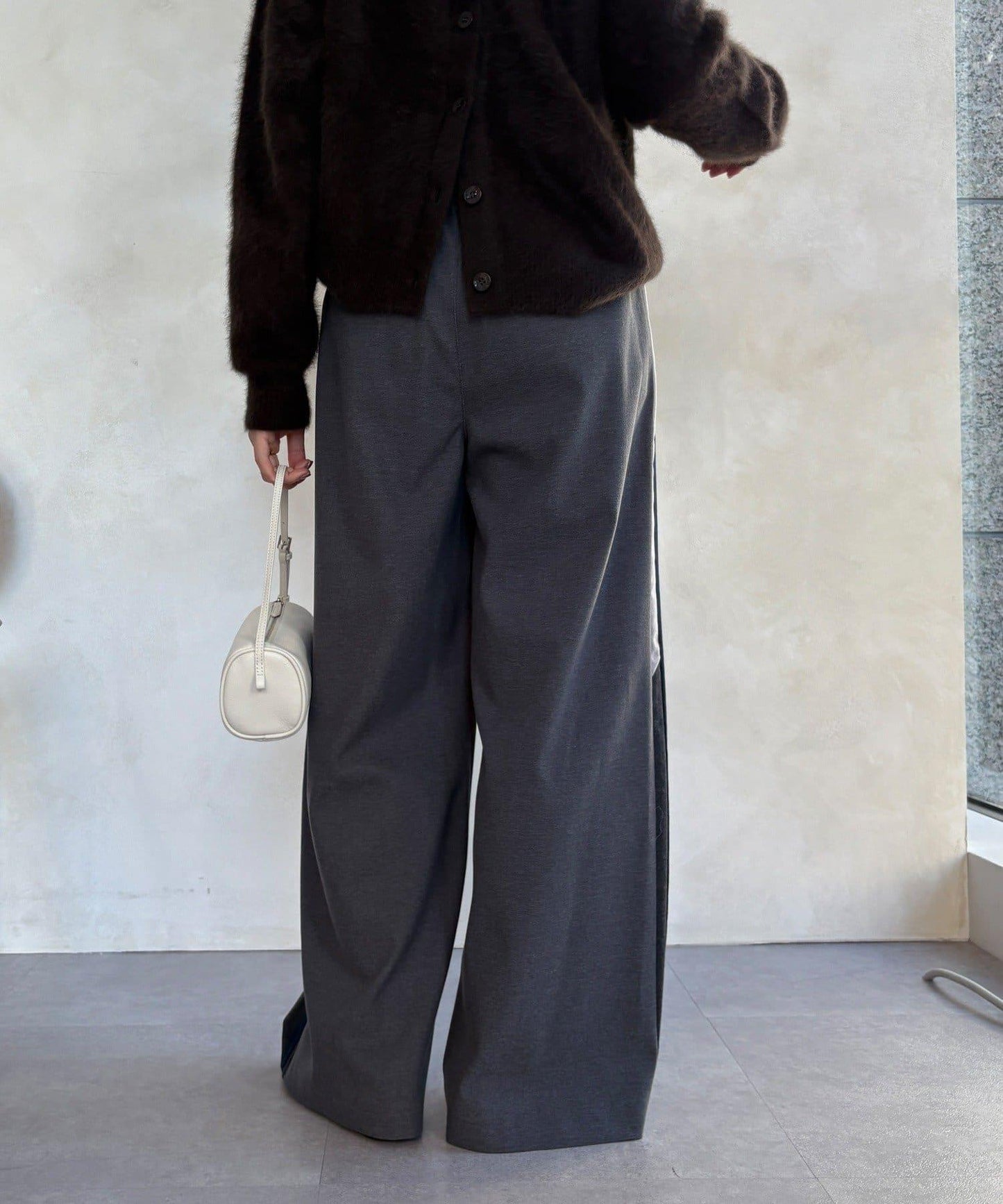 側邊條紋寬腿褲