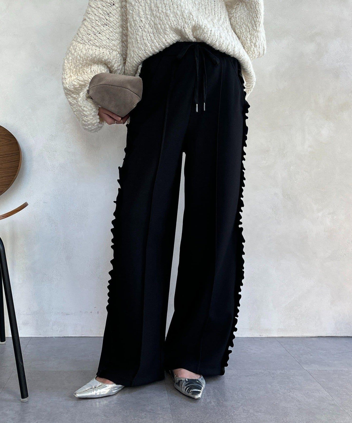 剪裁喬其紗側邊荷葉邊褲