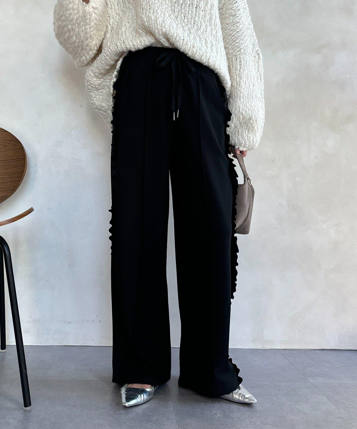 剪裁喬其紗側邊荷葉邊褲