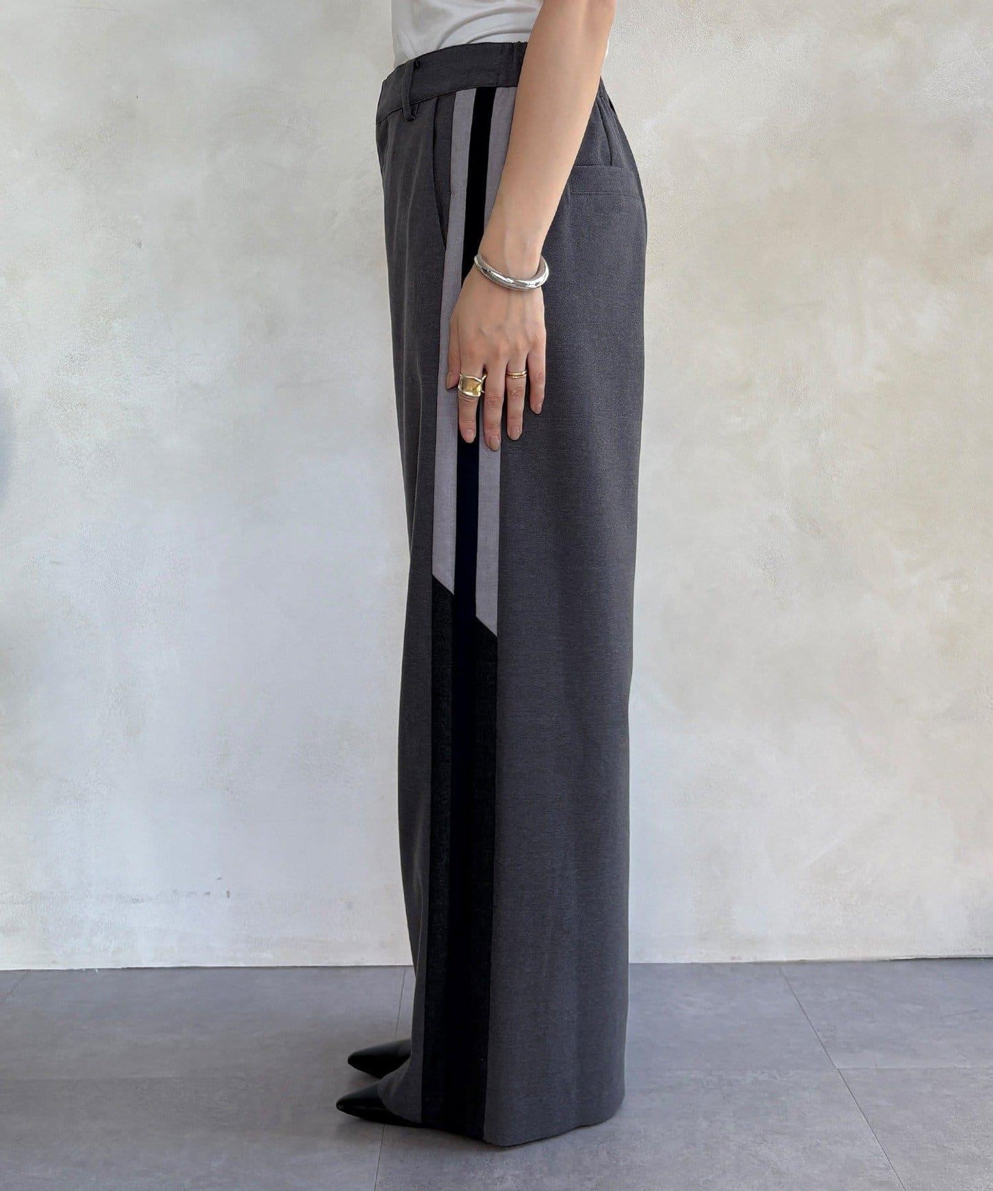 側邊條紋寬腿褲