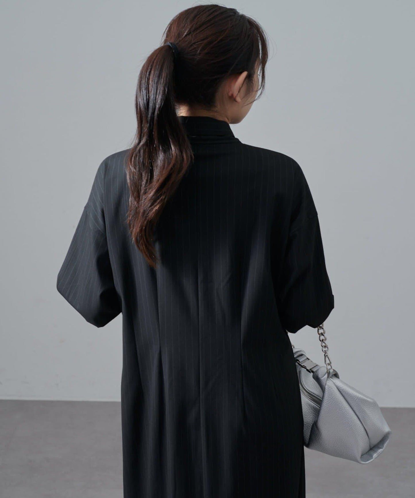 條紋蝴蝶結領連衣裙