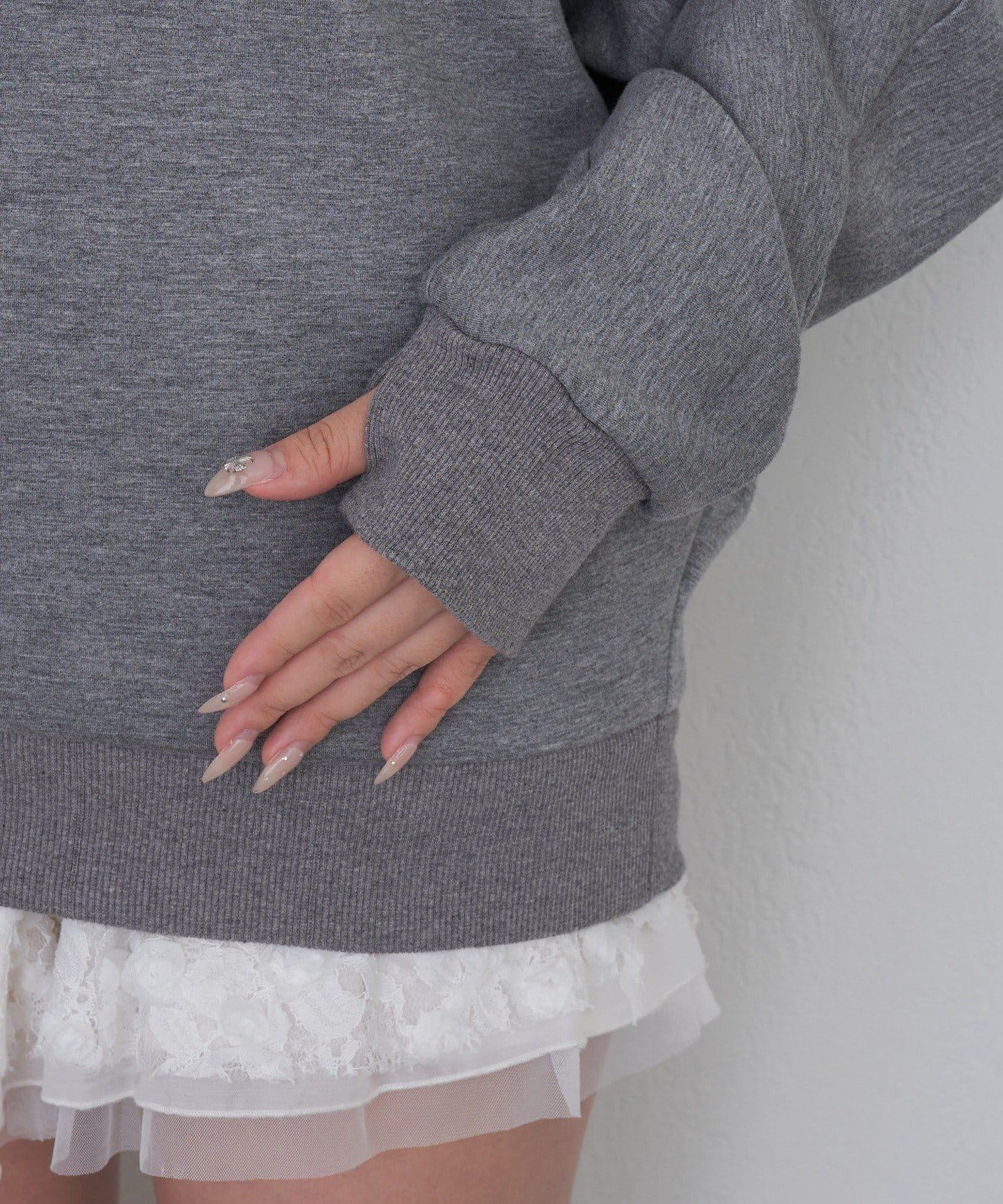 【RAY CASSIN】層疊字母單肩衛衣