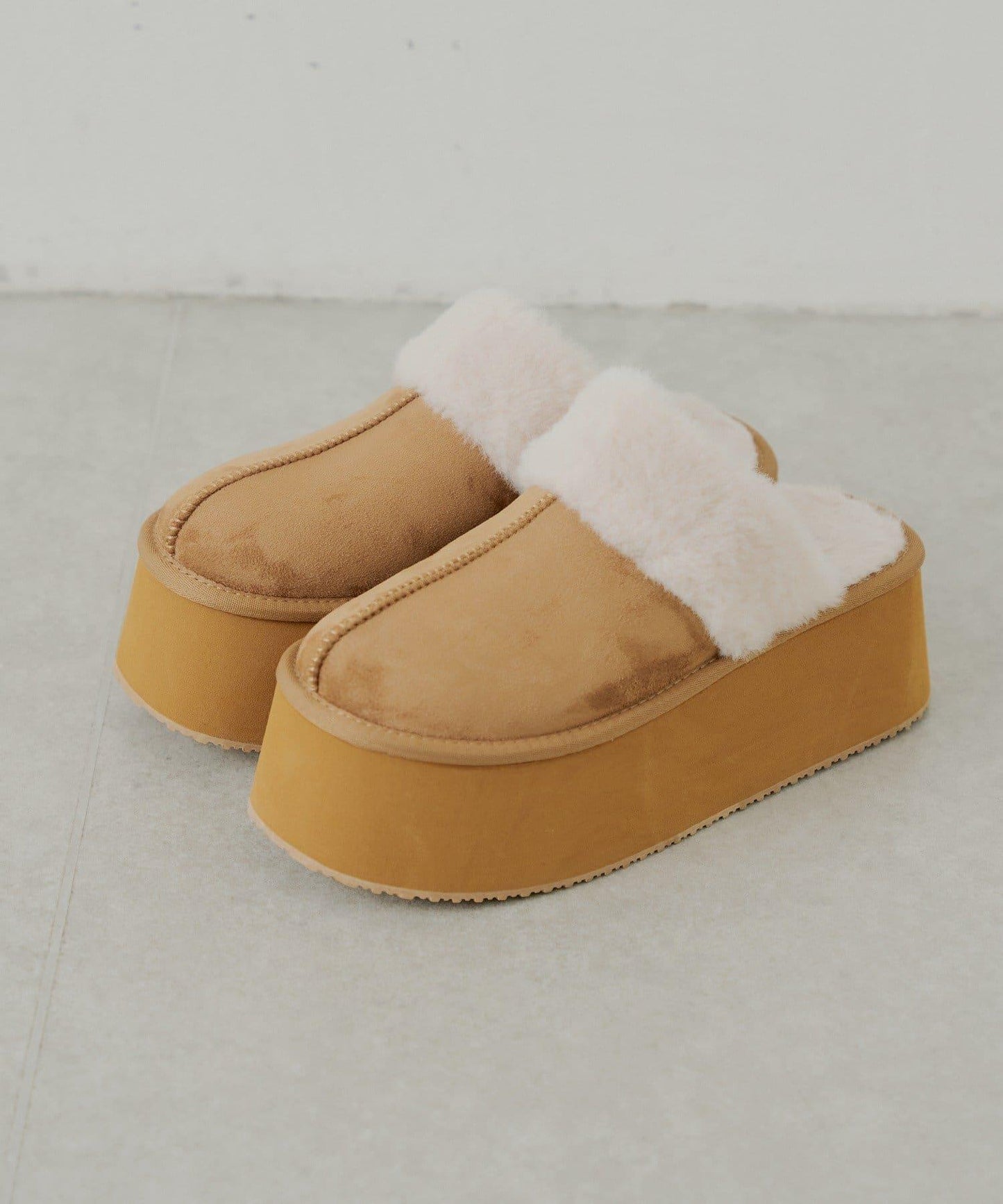 (暫定)厚底羊羔毛拖鞋