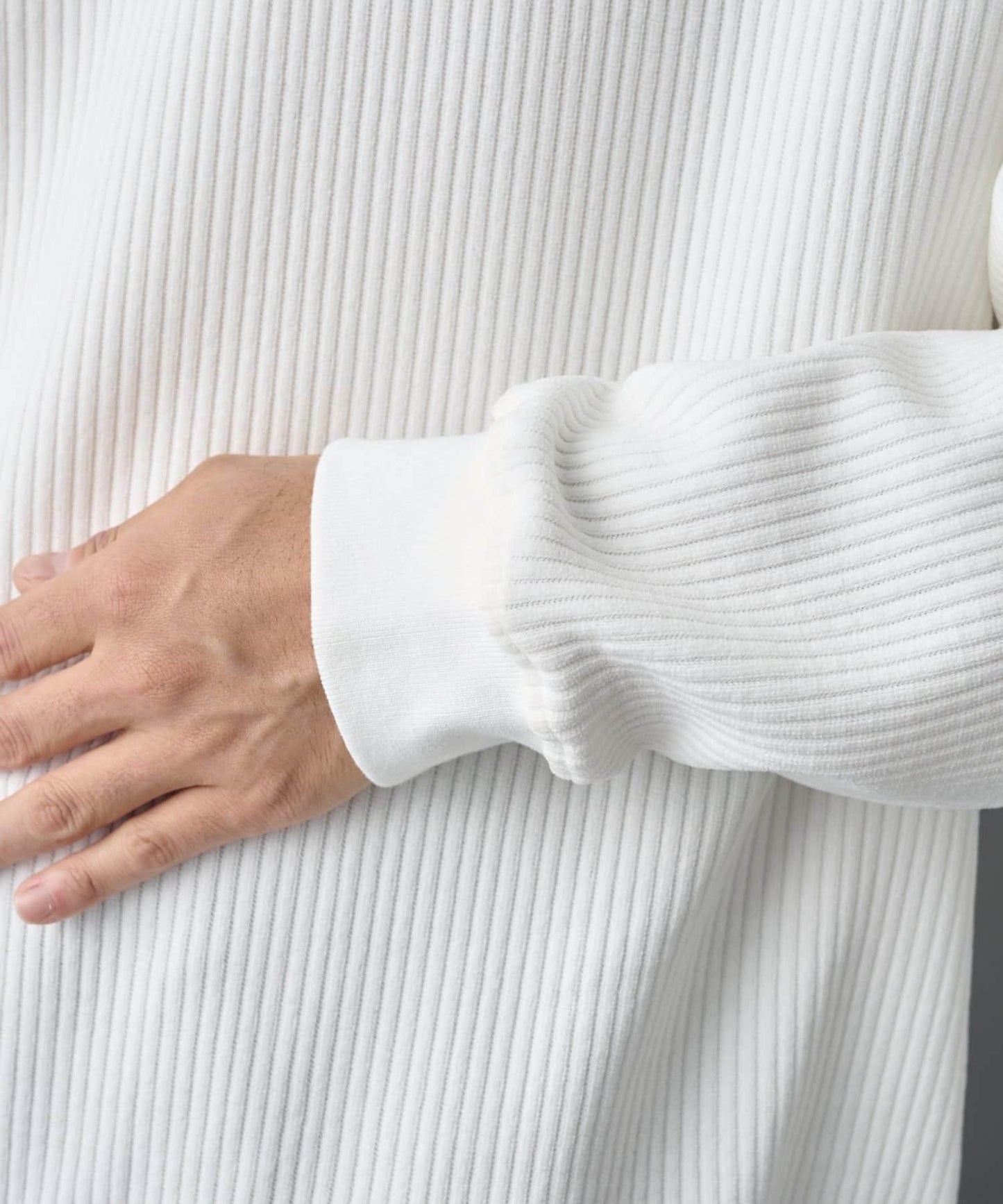 剪裁燈芯絨圓領衫