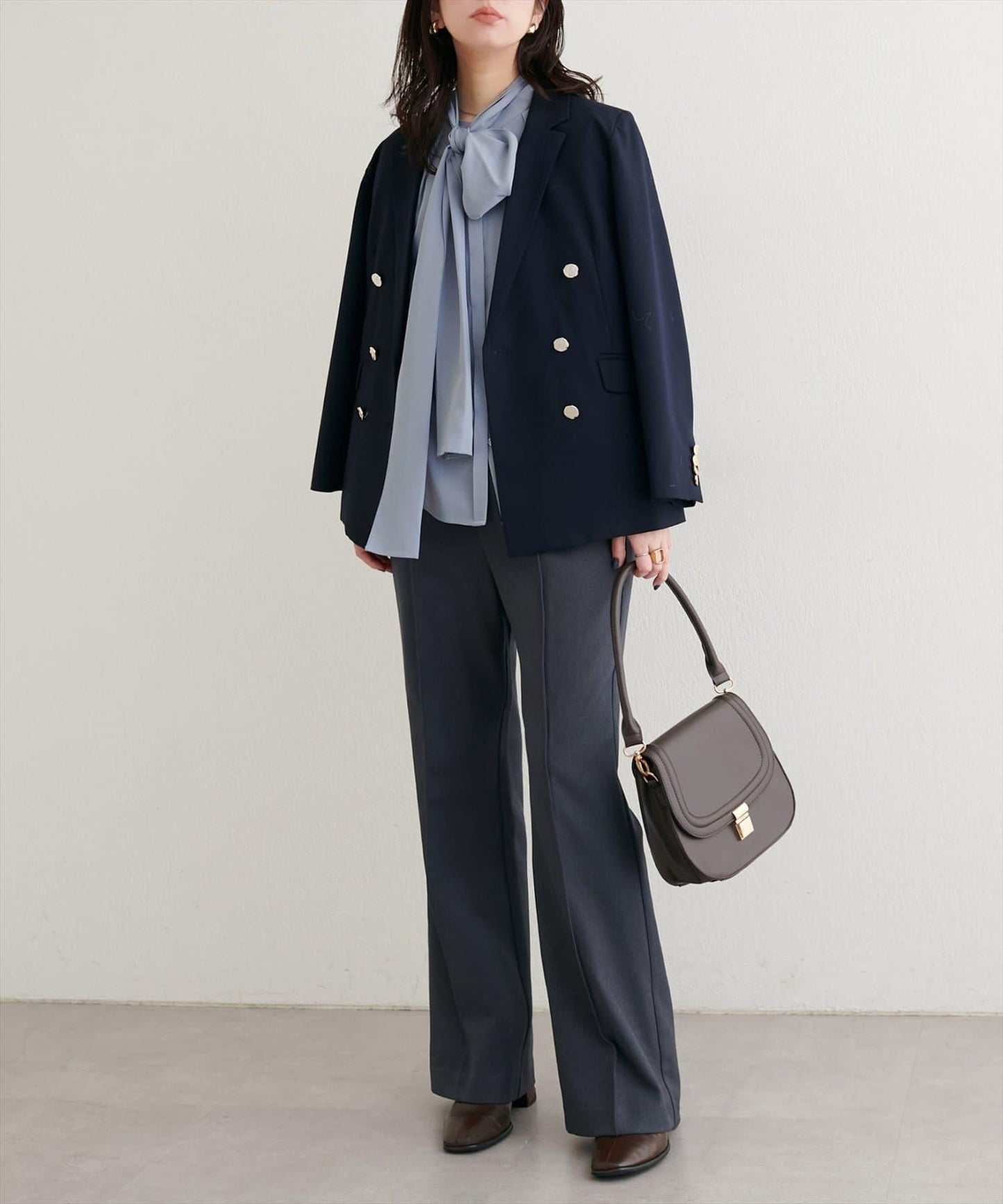 蝴蝶結領帶襯衫