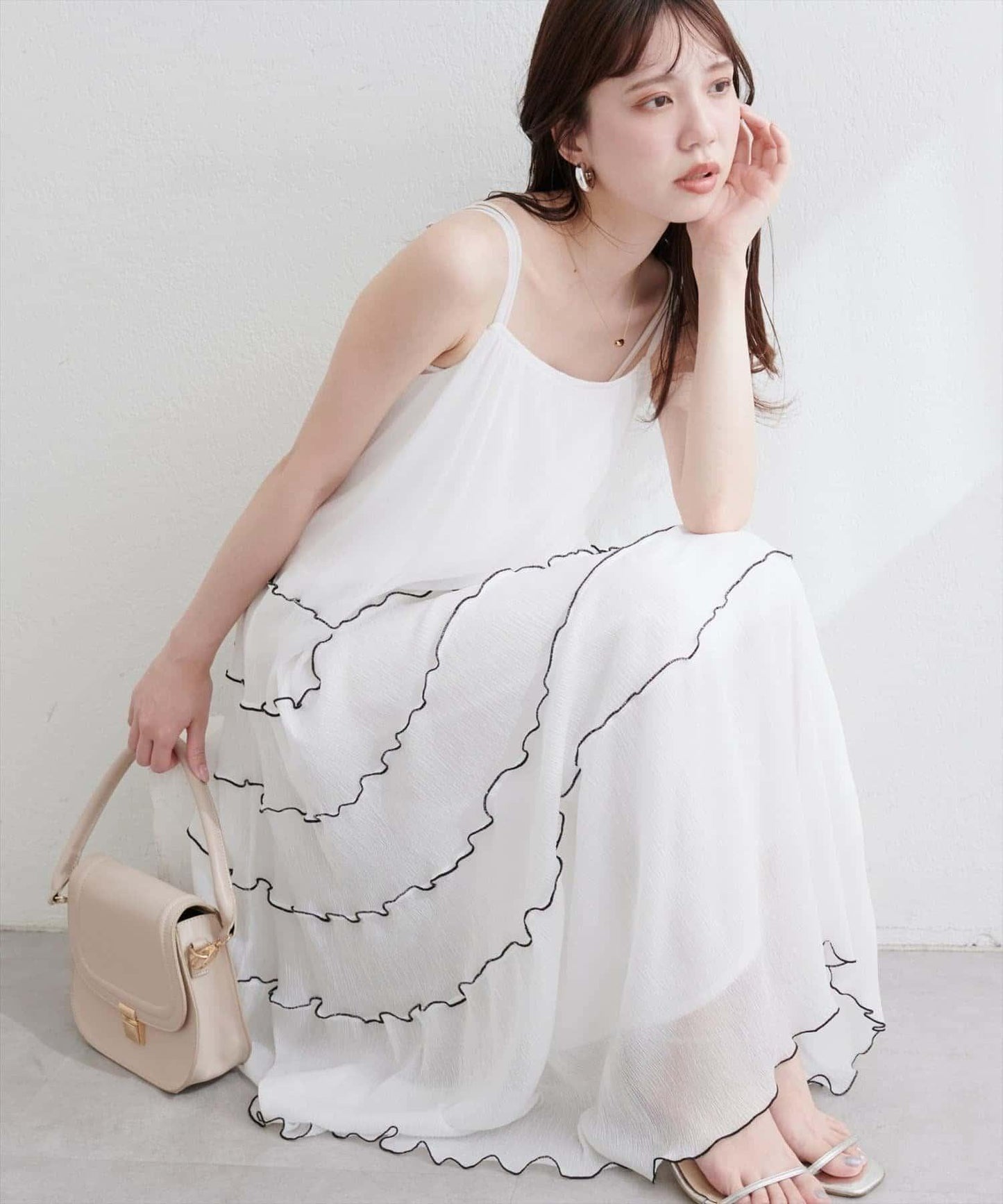 【natural couture】褶皺荷葉邊吊帶連衣裙