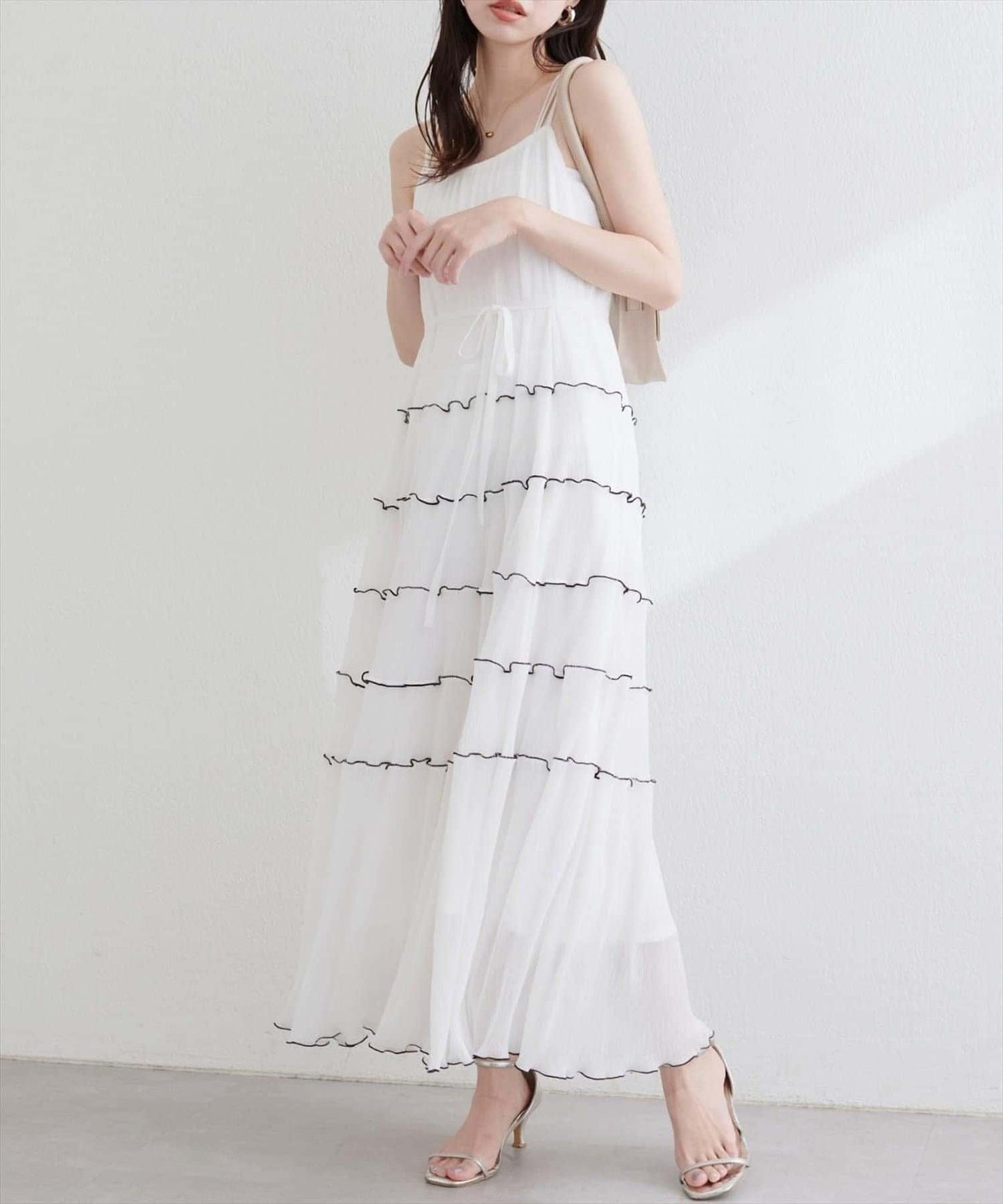 【natural couture】褶皺荷葉邊吊帶連衣裙