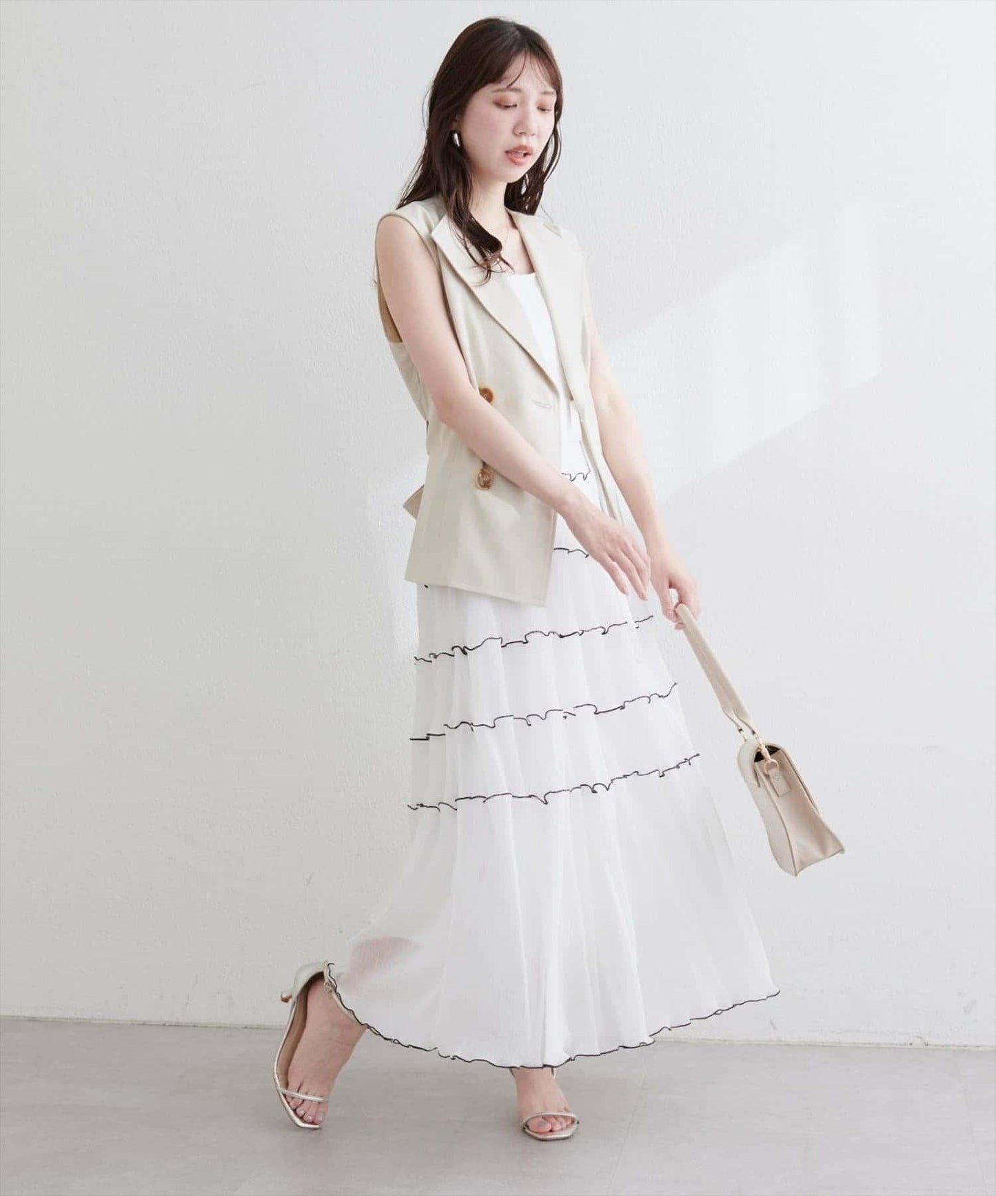 【natural couture】褶皺荷葉邊吊帶連衣裙