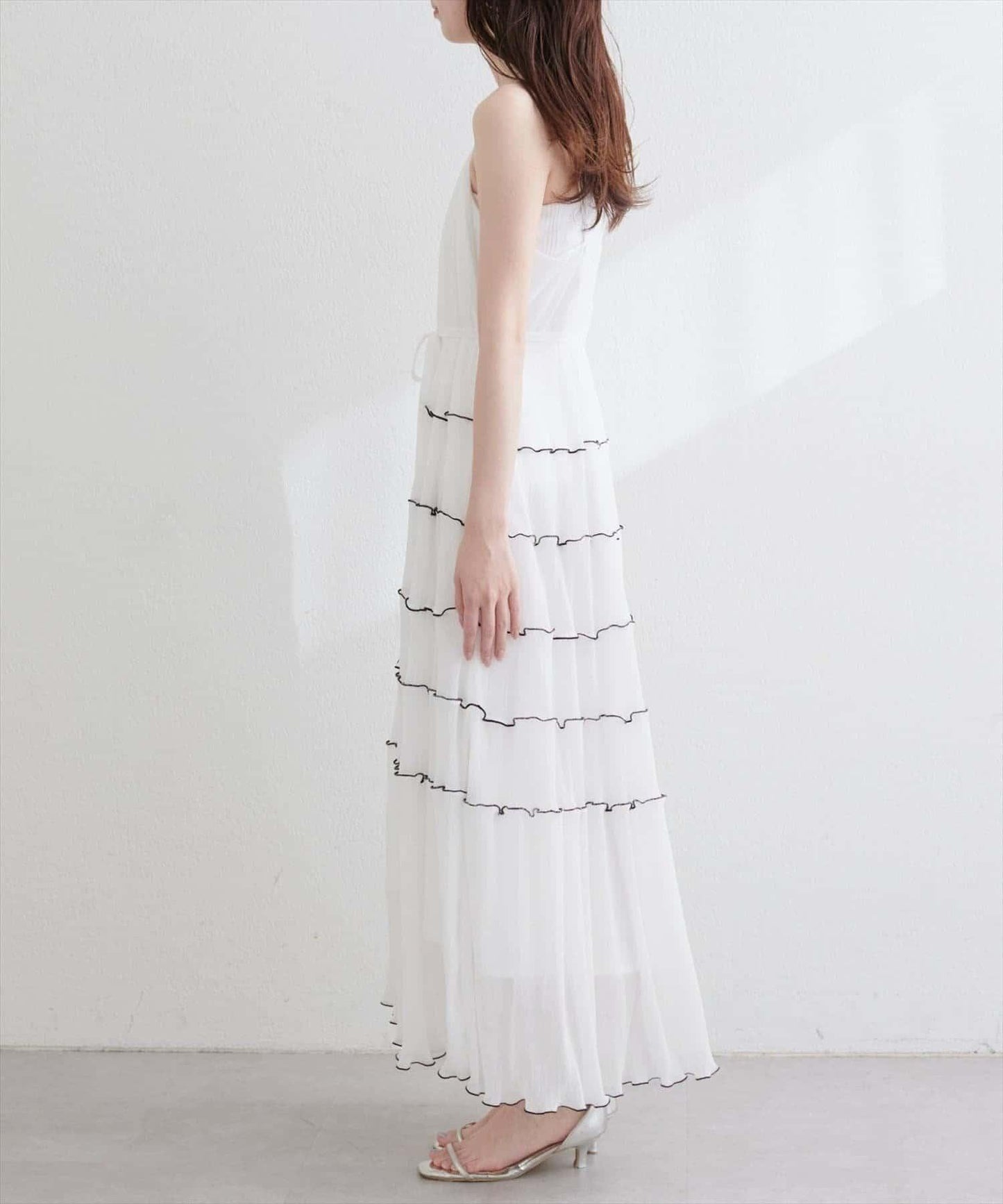 【natural couture】褶皺荷葉邊吊帶連衣裙