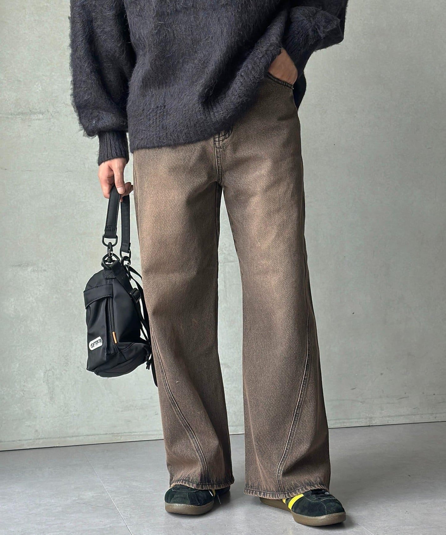 立體剪裁微喇牛仔褲