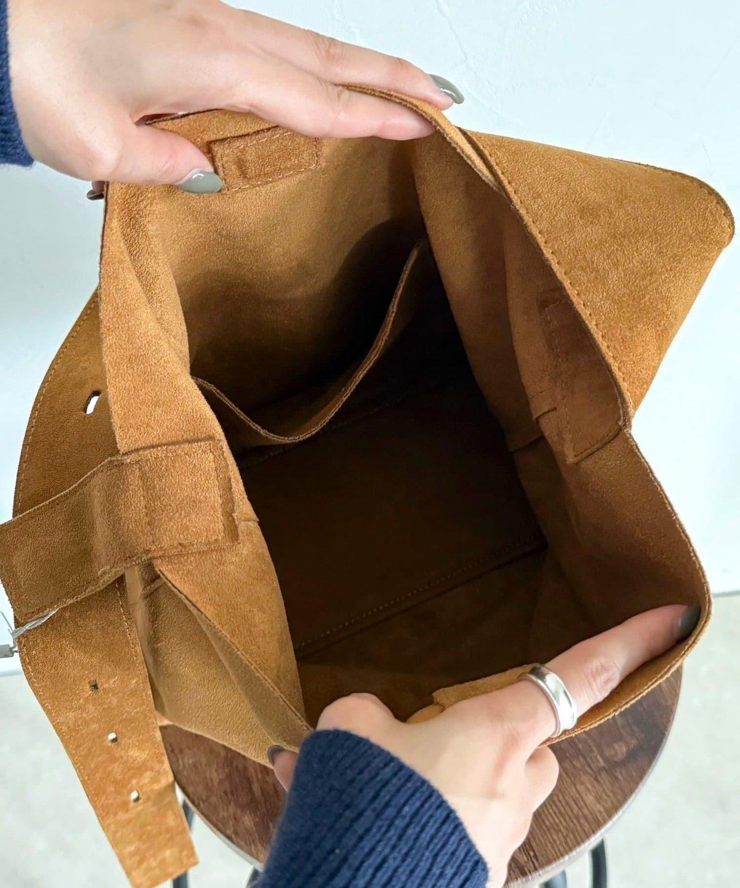 仿麂皮可調節單肩包