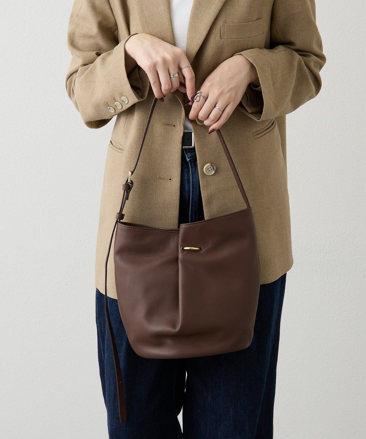 附絲巾皮革兩用單肩包