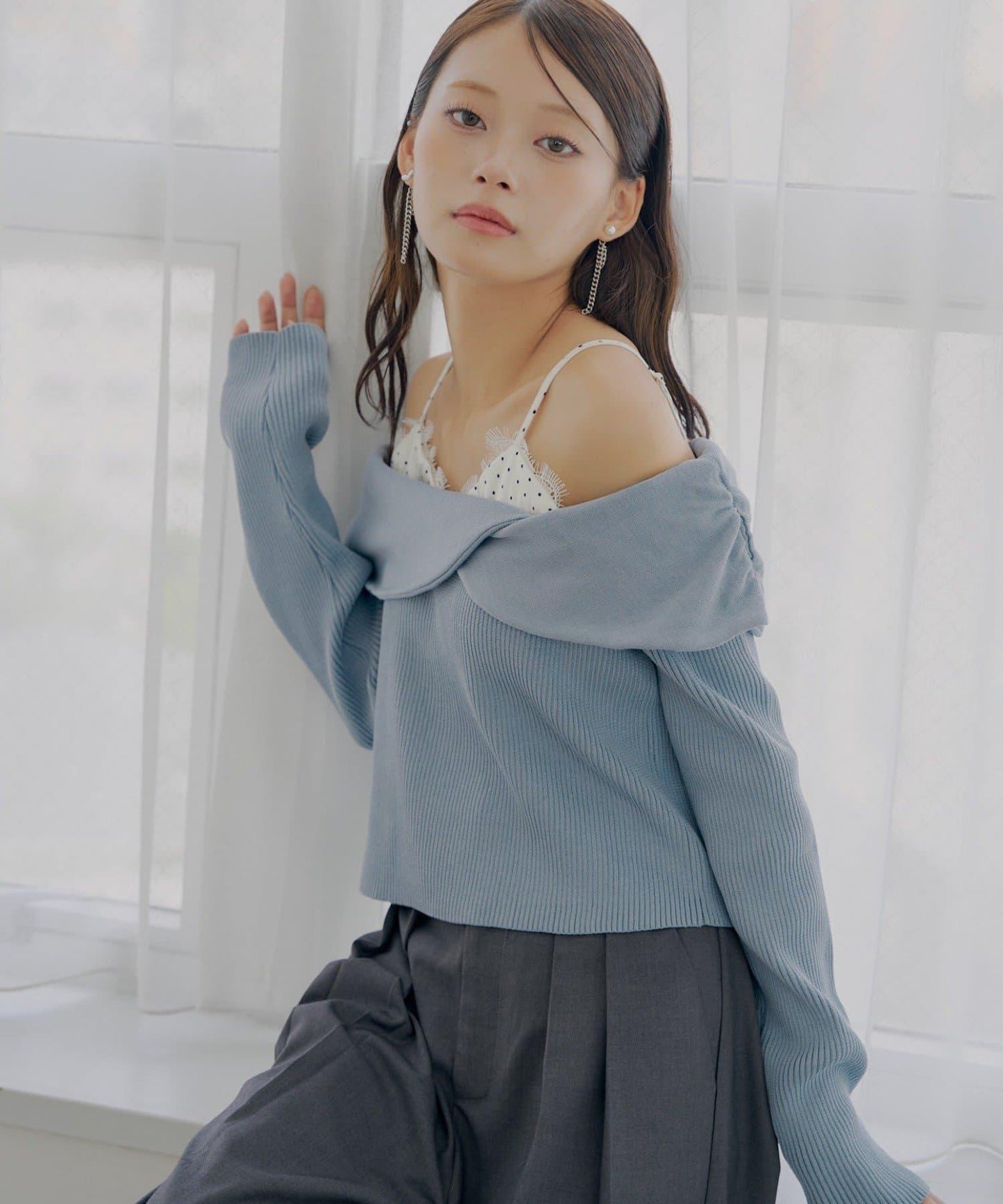 【Chico】長袖疊穿一字肩針織衫